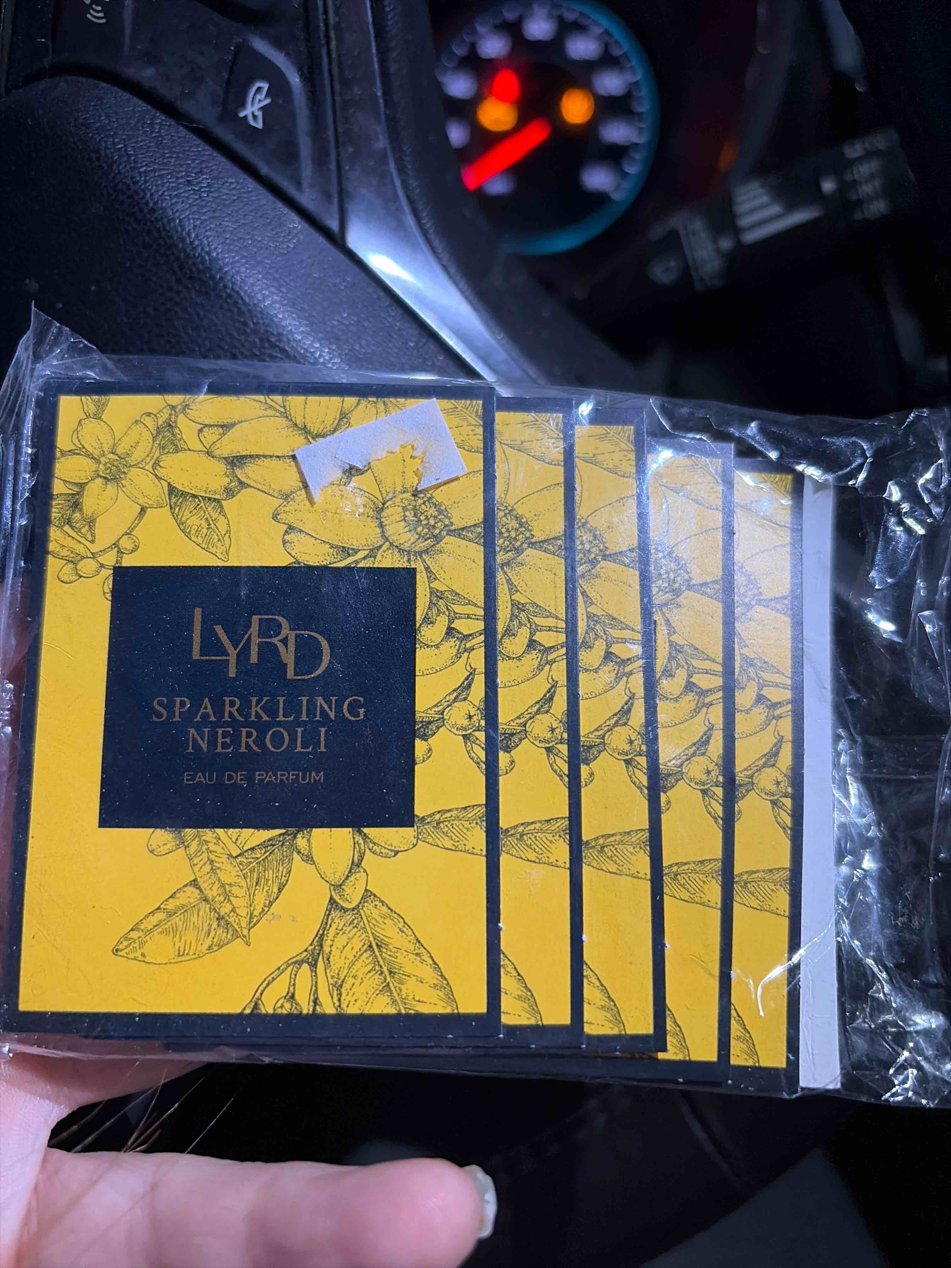 Avon single use cologne Lyrd set a five