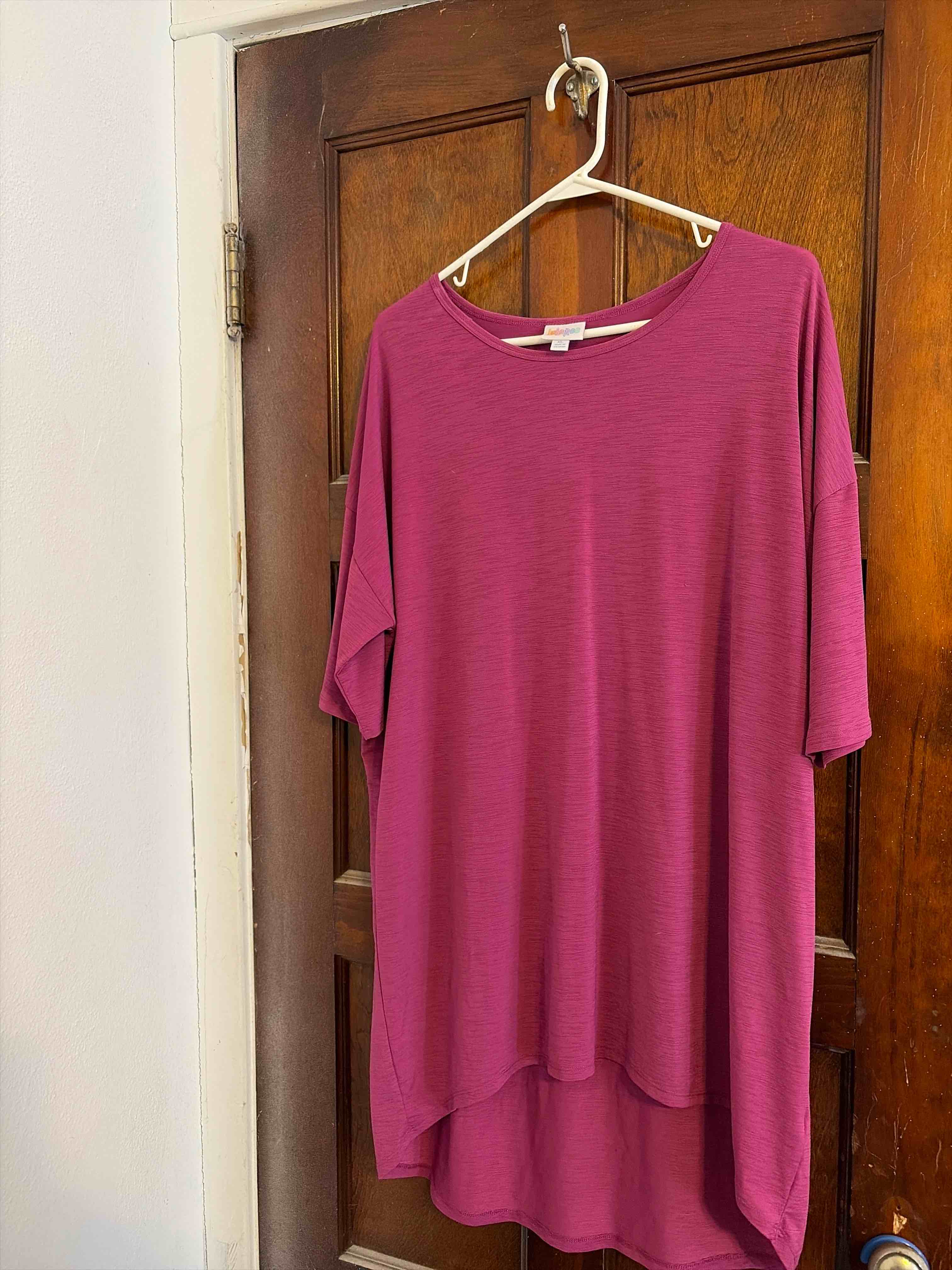 Condition photo showing New/Like New for Lula, Ro shirt size extra large (color pinkish/purple)