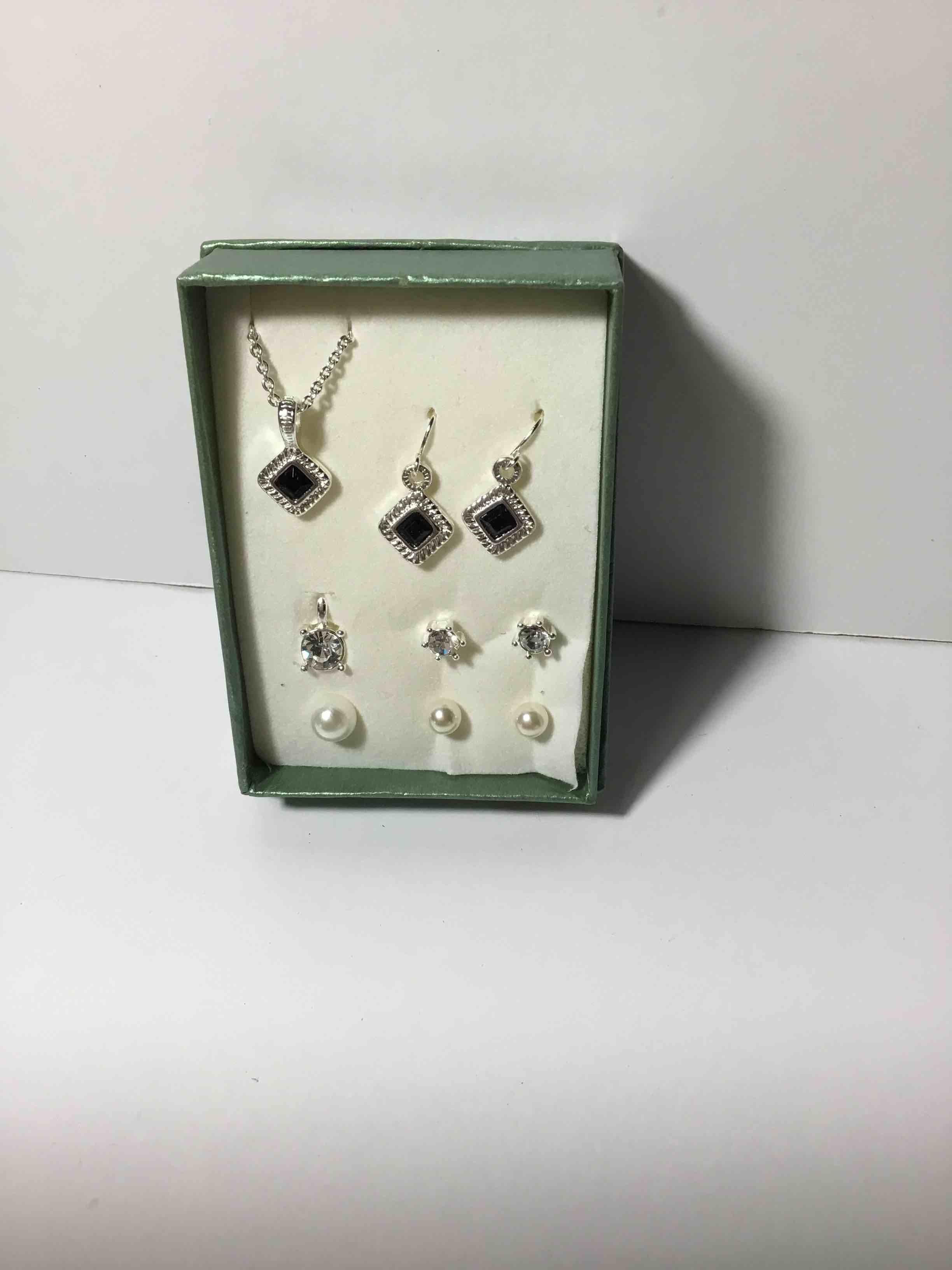 Avon Interchangeable Pendant Necklace Stud Earrings Trio