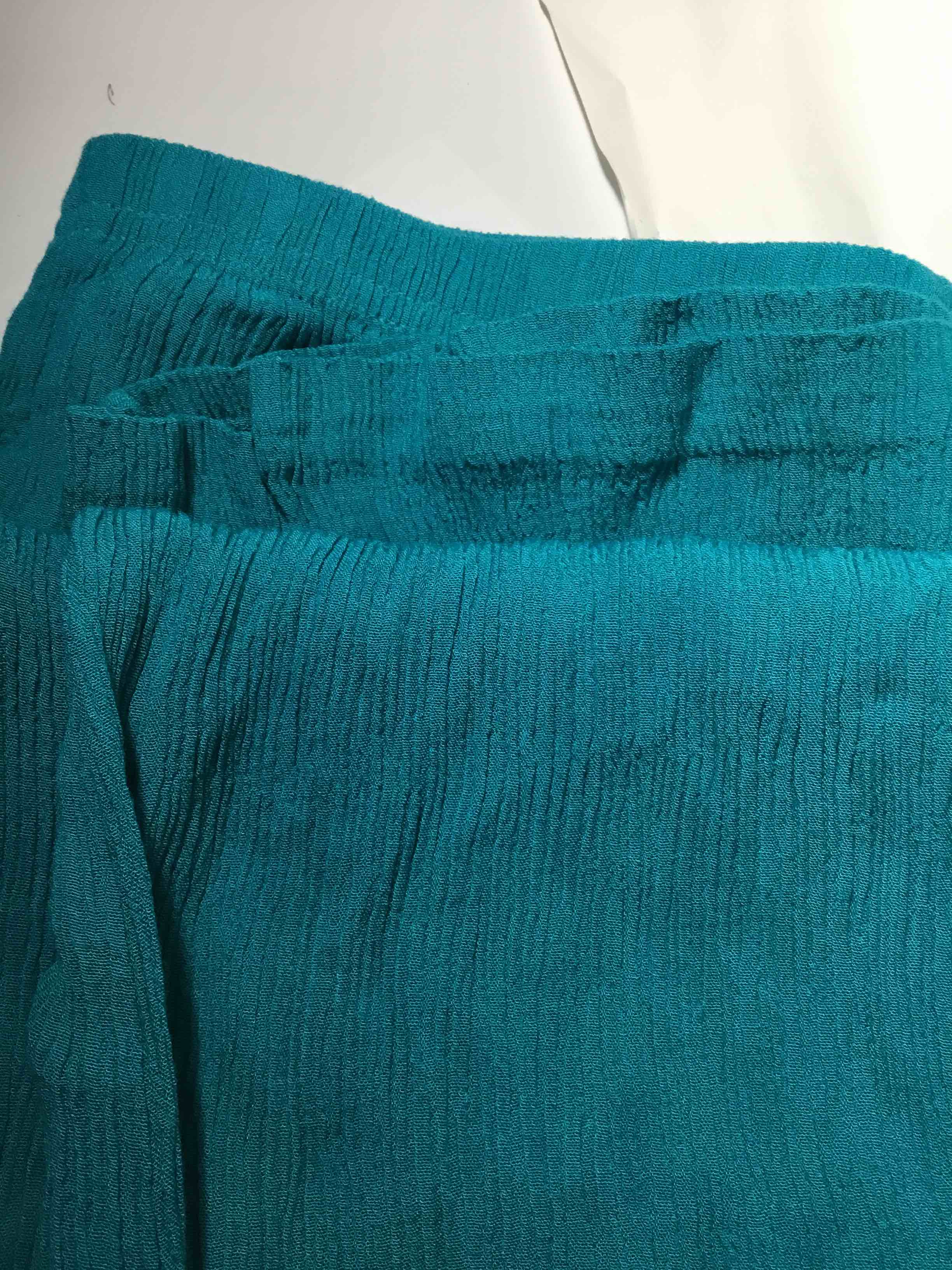 Condition photo showing Good Condition for (XL) Brand: C.M. Shapes, Pair of pants with pockets