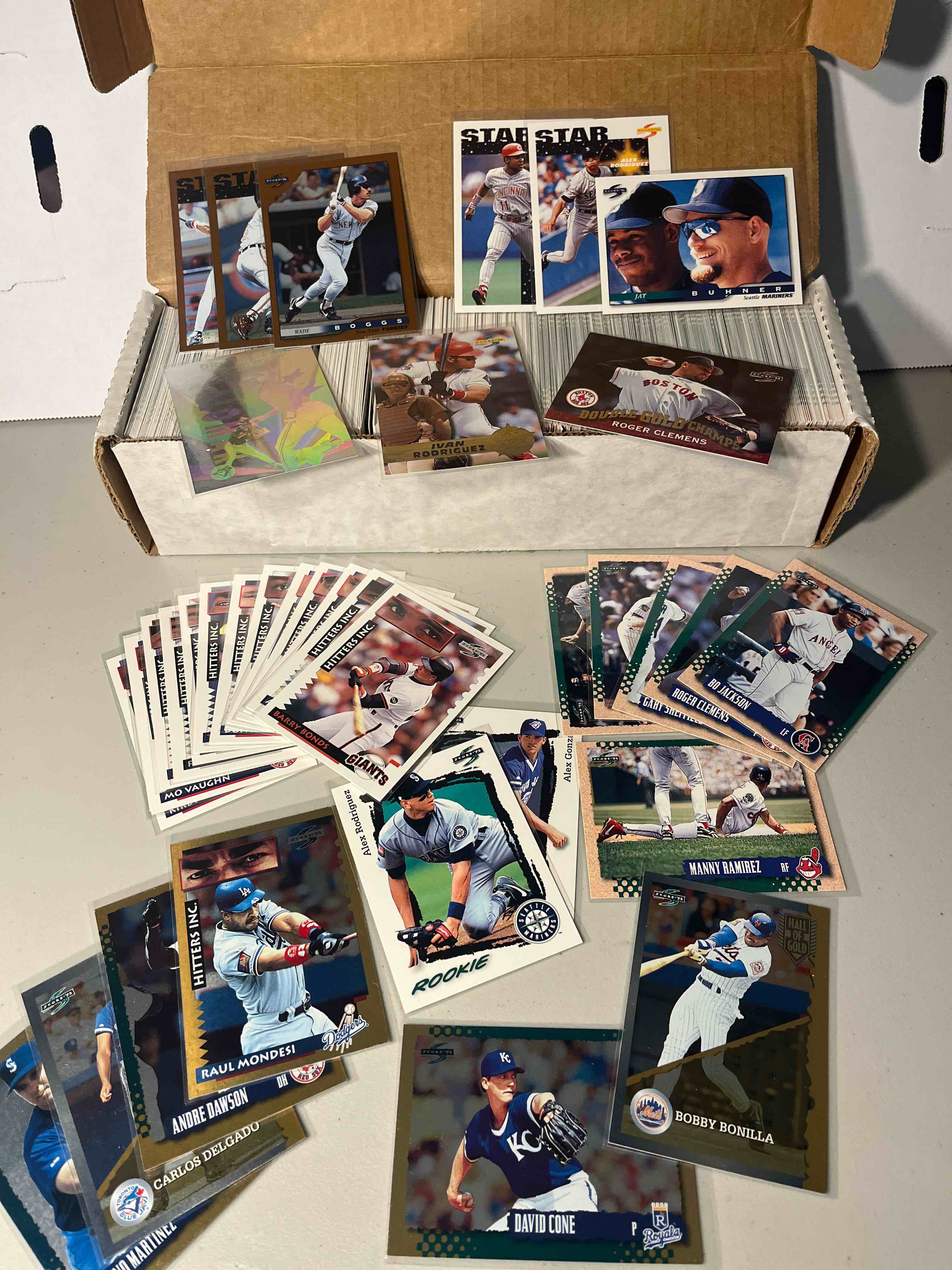 660ct. box 1995-1996 Score Baseball cards- Dream Team Gold, Gold Stars, Gold Rush and Bronze Dugout parallels, HOFs and Rookies