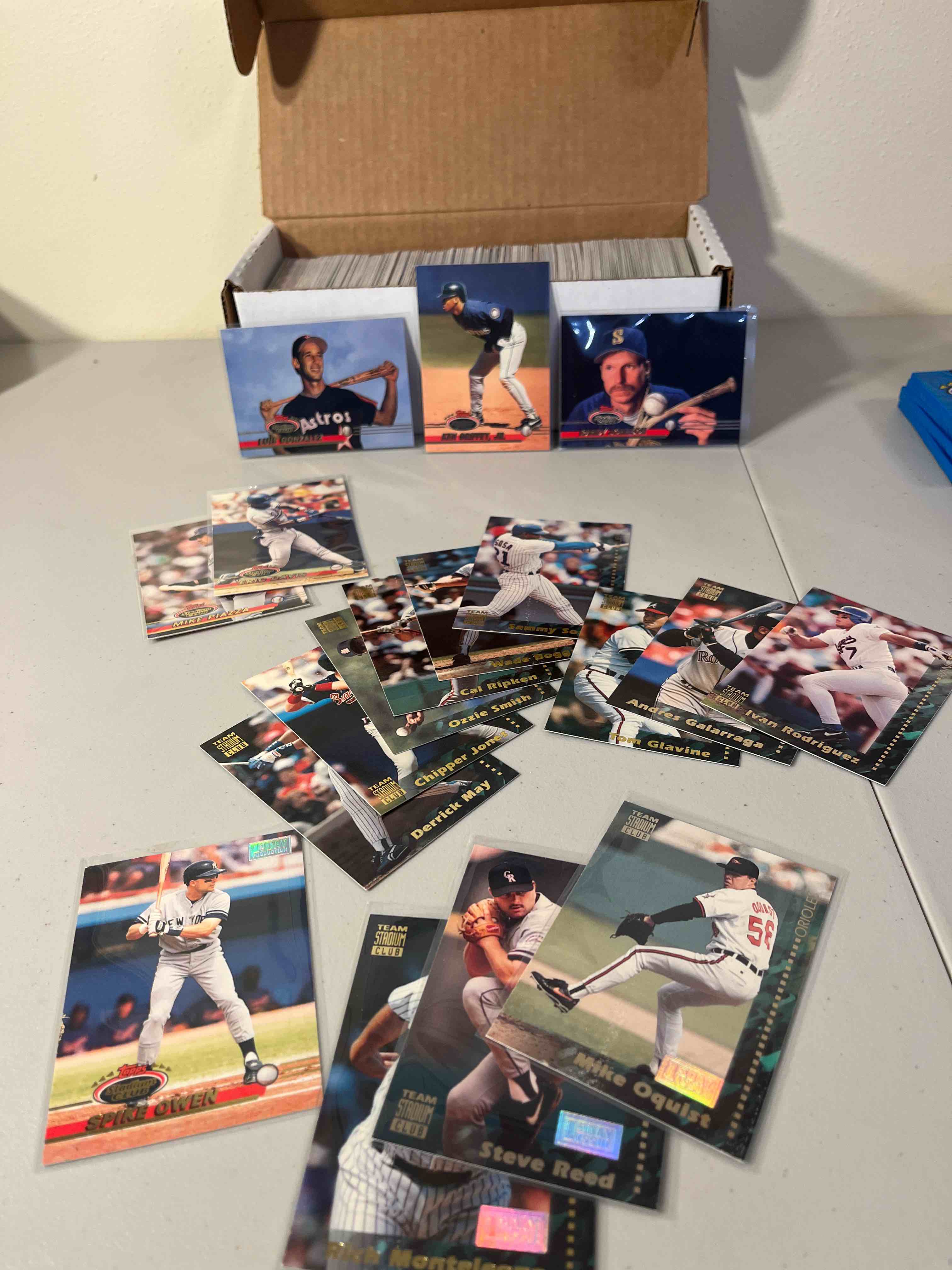 500ct. lot 1993 & 1994 topps stadium club baseball cards- ken griffey jr.! 1st day issue cards- hofs and stars!