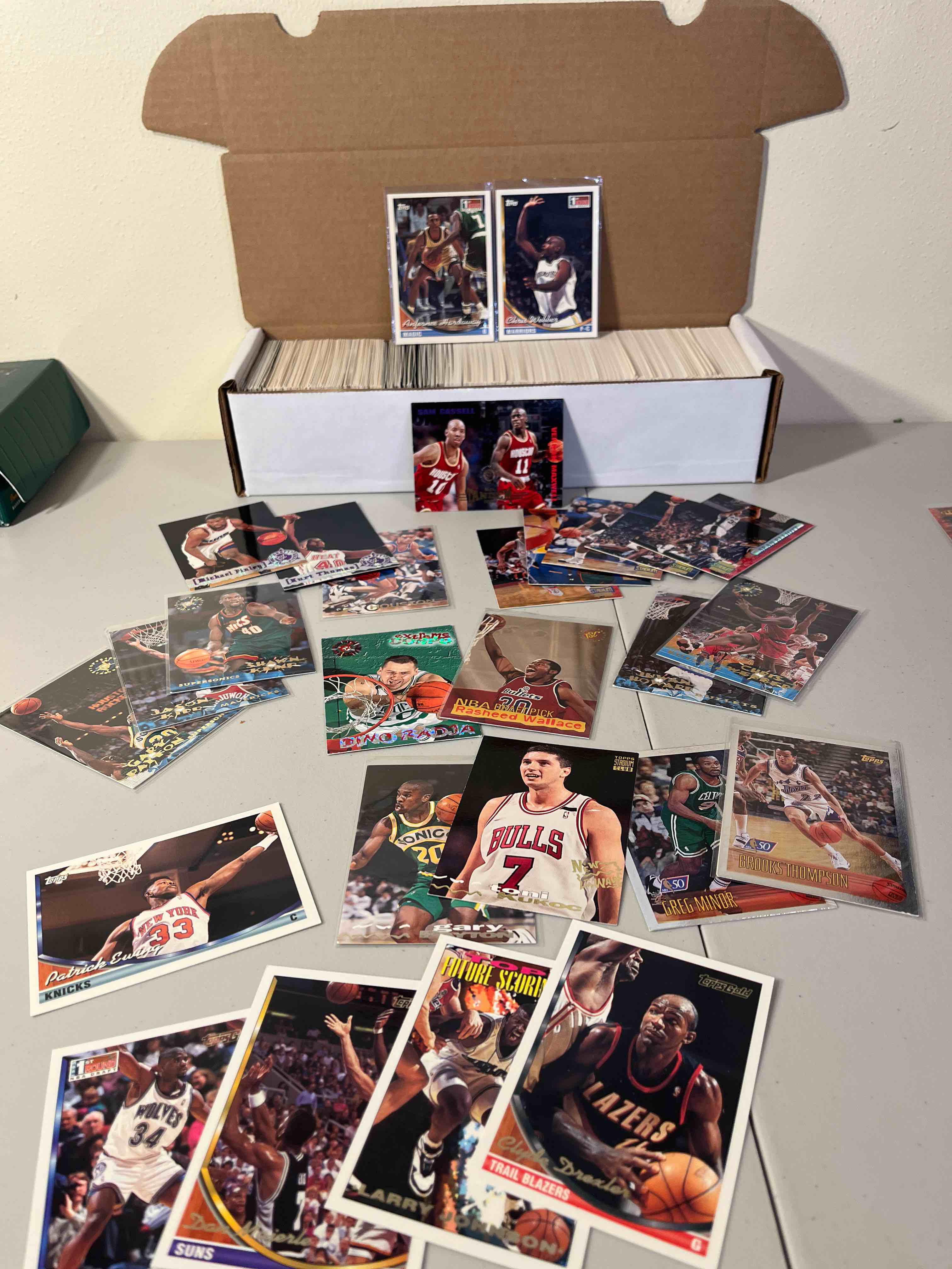 660ct. lot 1993-1997 topps and topps stadium club baseball cards- penny hardaway & chris webber rookies! inserts and gold cards! lots of stars and hofs!