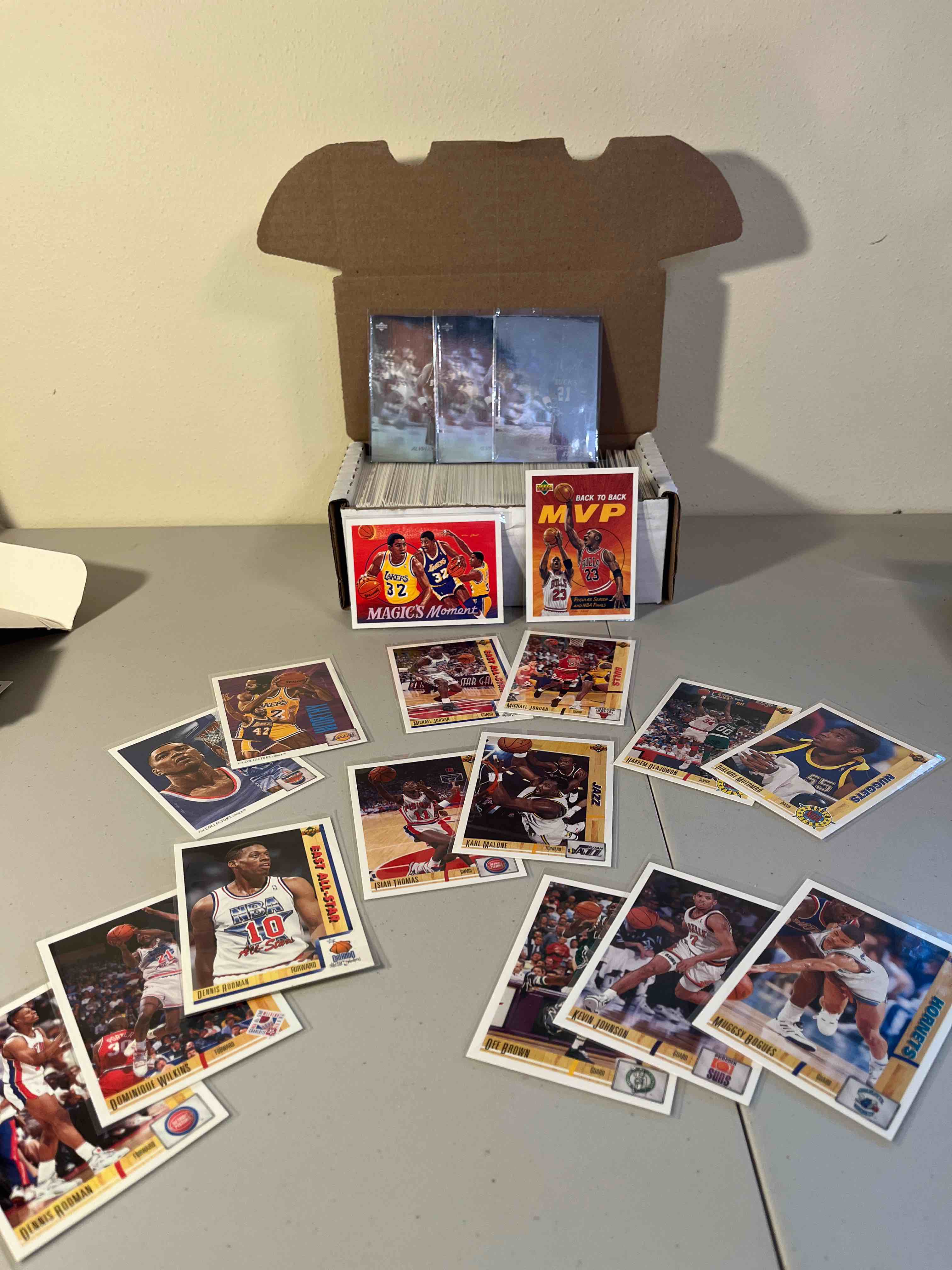 400ct. lot 1991-92 upper deck basketball cards- michael jordan base, all-star, and mvp cards!! loads of stars and hofs! hologram inserts! ex+ condition