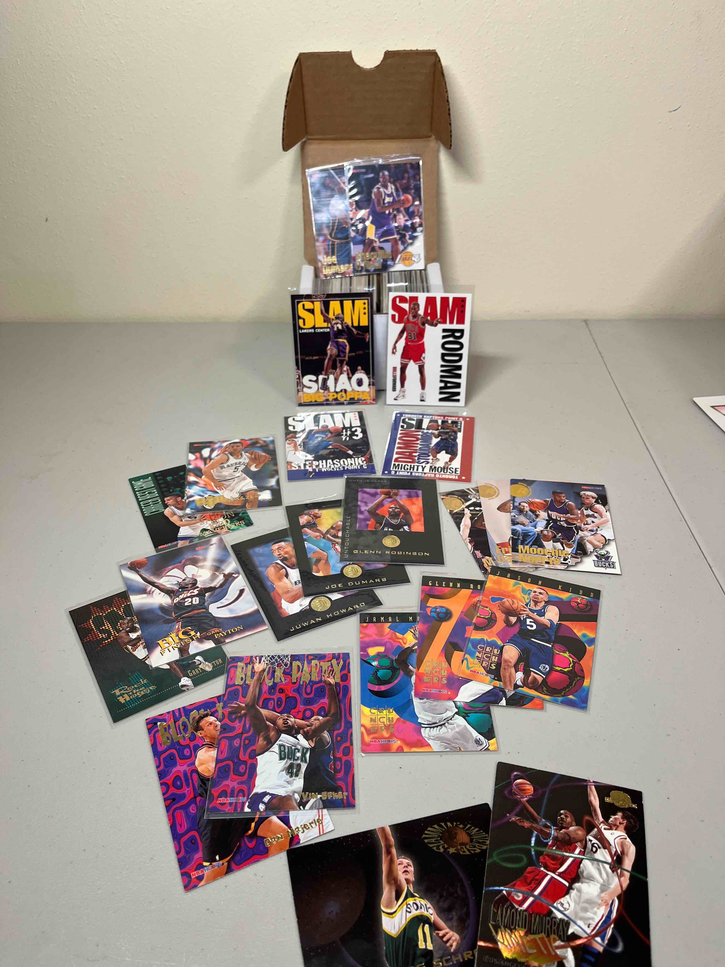 200ct. lot 1994-1997 nba hoops and skybox and ex-l basketball cards- slam shaq and rodman! iconic 90’s inserts! rookies! stars and hofs and more!!