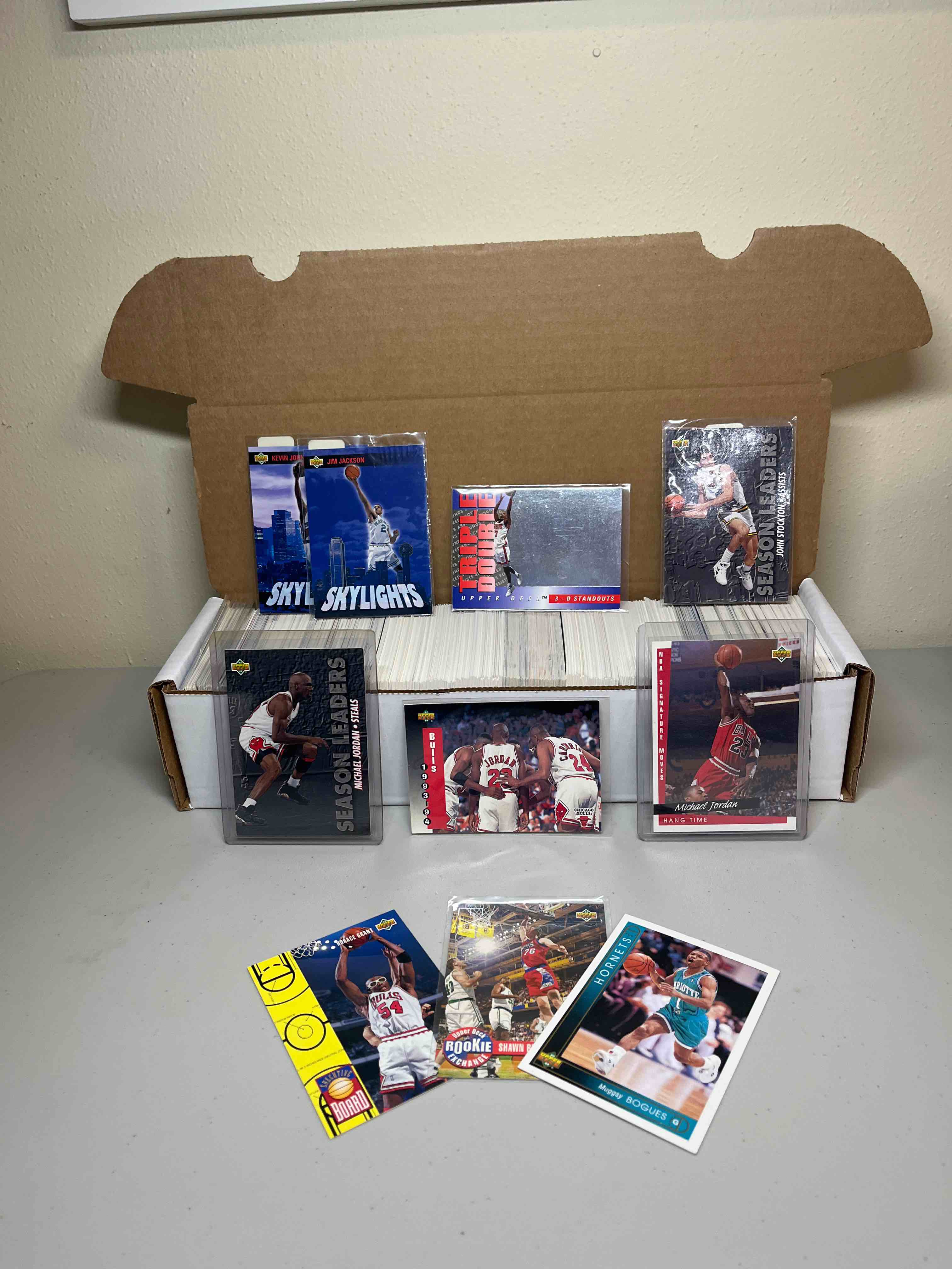 Awesome 90’s Baseball & Basketball Sports Cards Lots @ Webster- MLB & NBA! Check These Out!