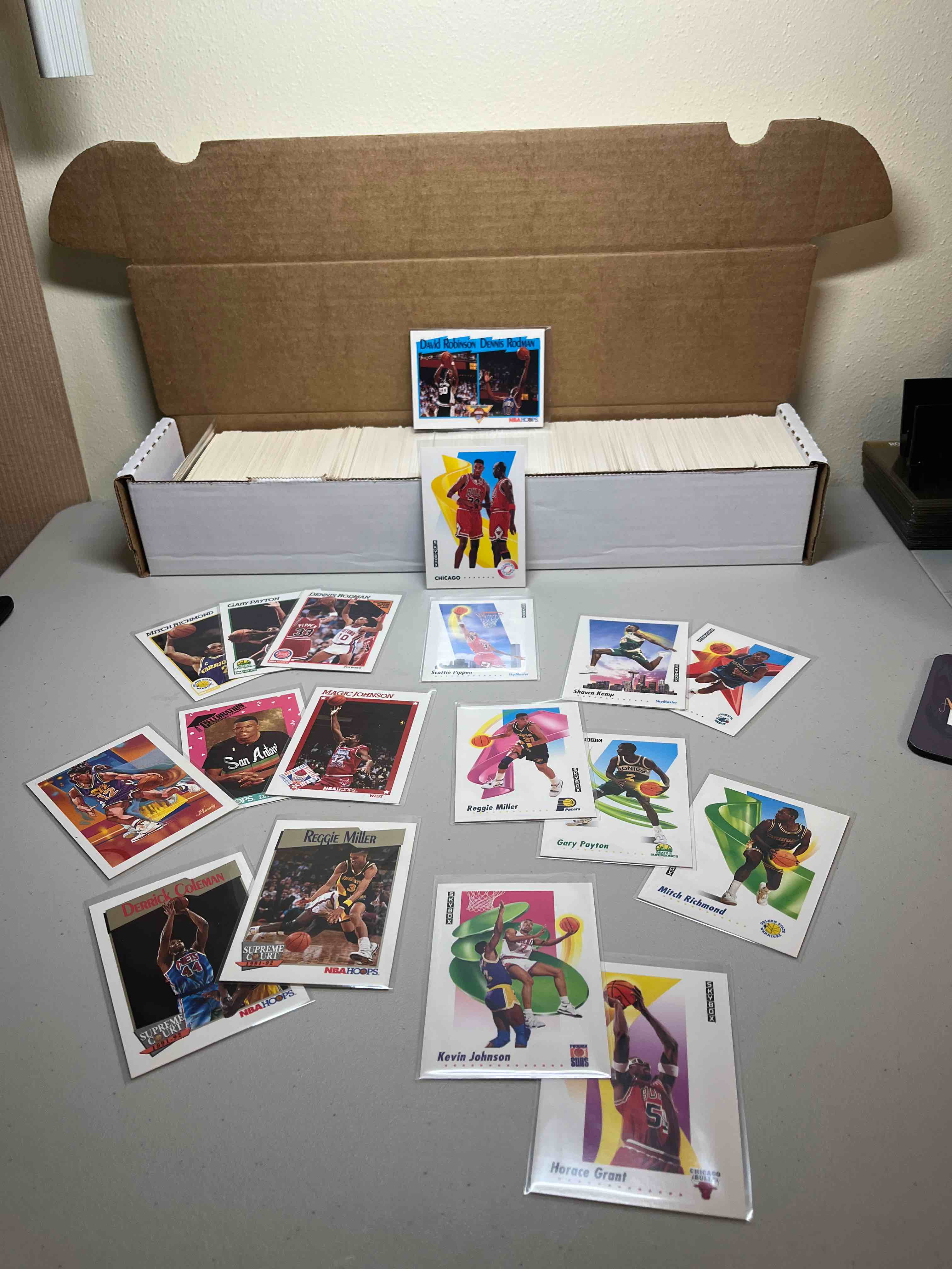 930ct. 1991-92 Skybox & NBA Hoops Basketball Cards! Jordan & Pippen! Magic Johnson & Reggie Miller!! David Robinson & Dennis Rodman! Very Good Condition Cards!