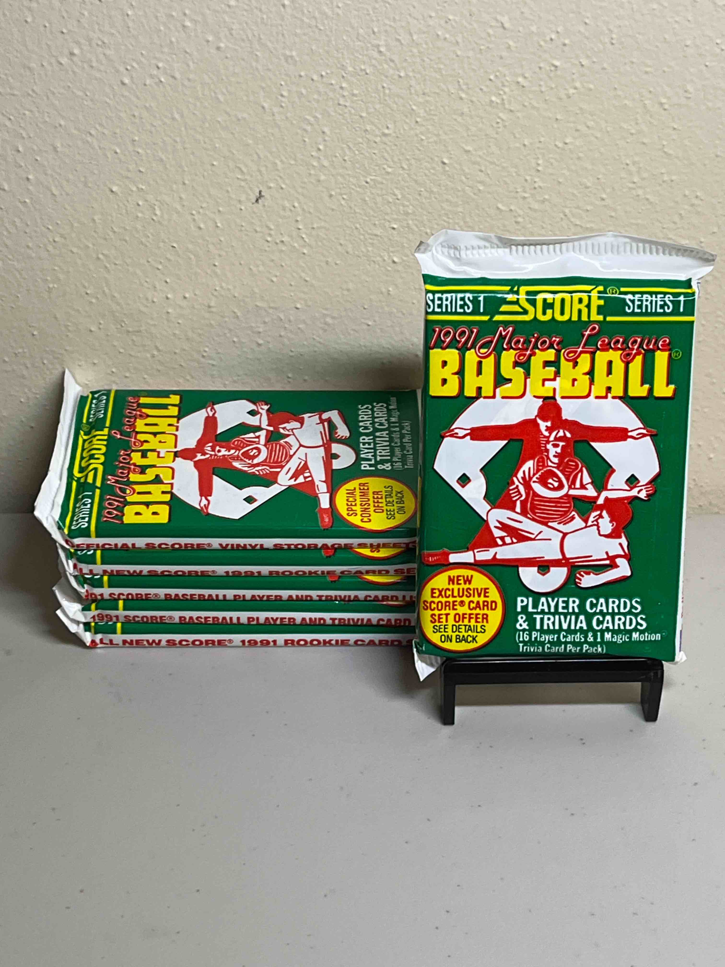 (6) Sealed 1991 Score Major League Baseball Cards- Sealed Packs! Look for Ken Griffey Jr., Bo Jackson, and many more! Dream Team Subset Insert Cards! Check these out!! 