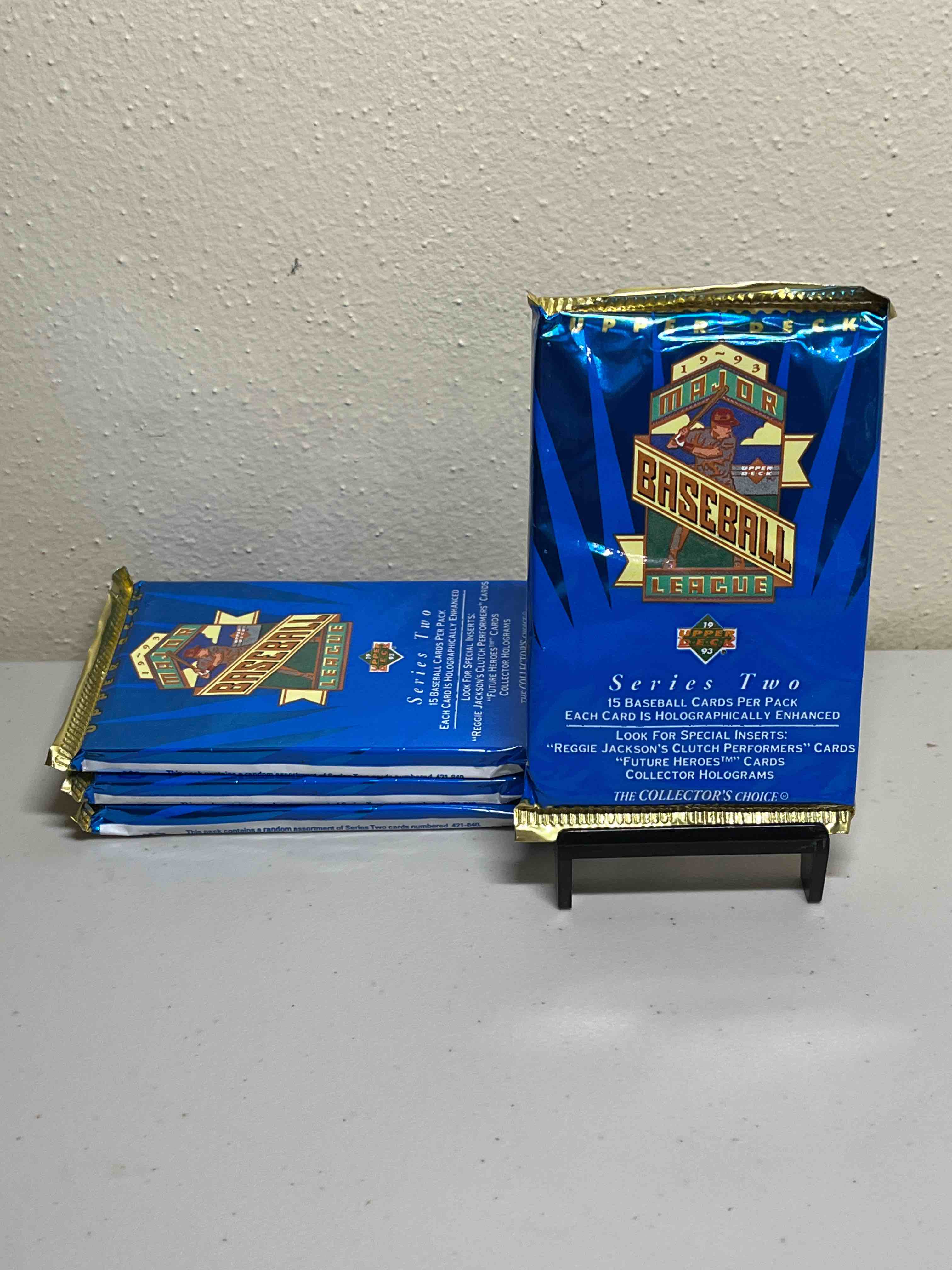 (4) Sealed 1993 Upper Deck Baseball SERIES TWO Cards! Sealed Packs! You could pull a Derek Jeter Rookie Card or even a Short Print Gold Hologram Version worth HUNDREDS $$$!! 15 Cards per pack!! Check these out!