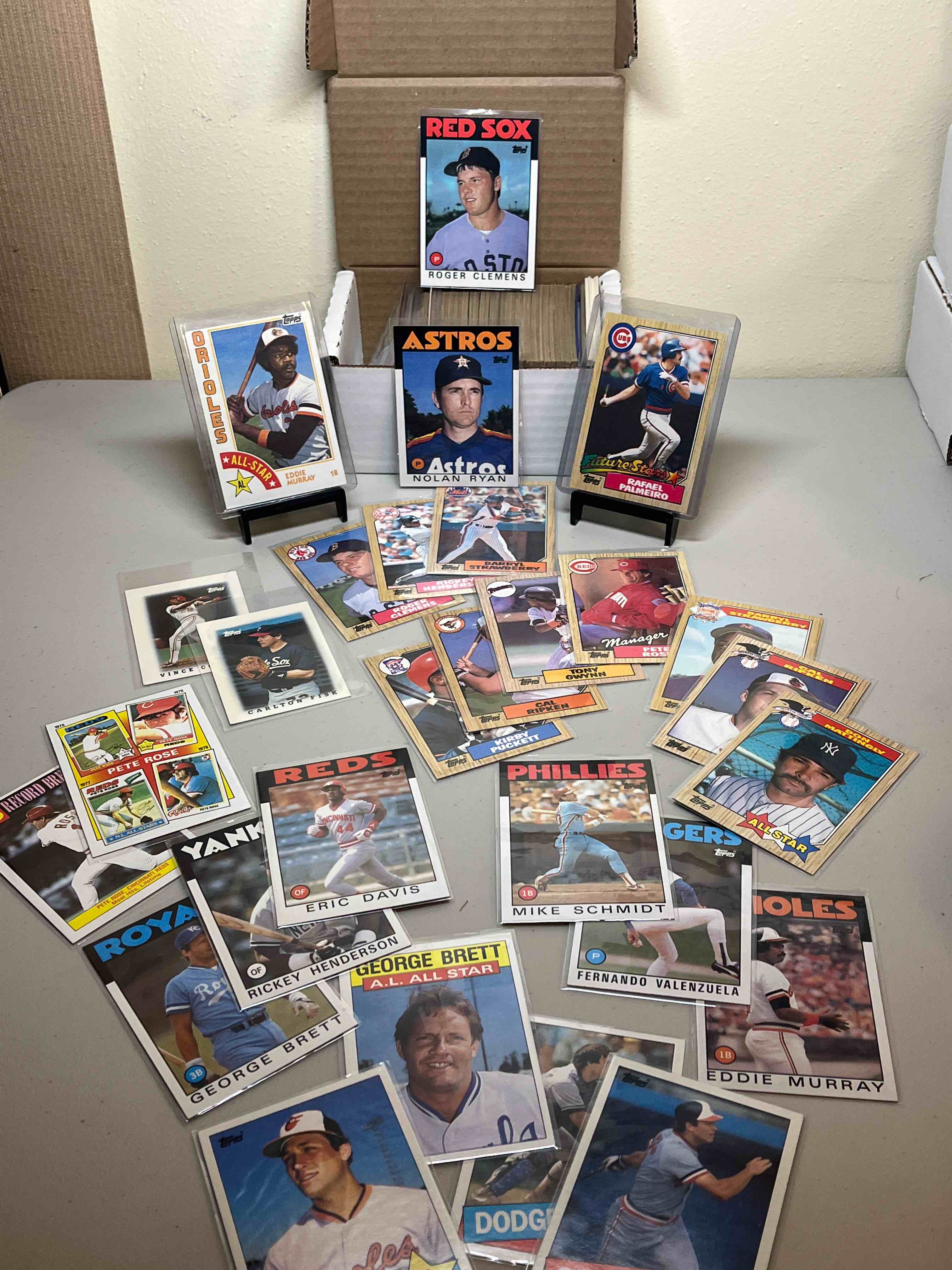 300ct. box 1980’s Topps Baseball Cards! ‘85 ‘86 ‘87 Stars & HOFs! Nolan Ryan & Roger Clemens! So many other greats!