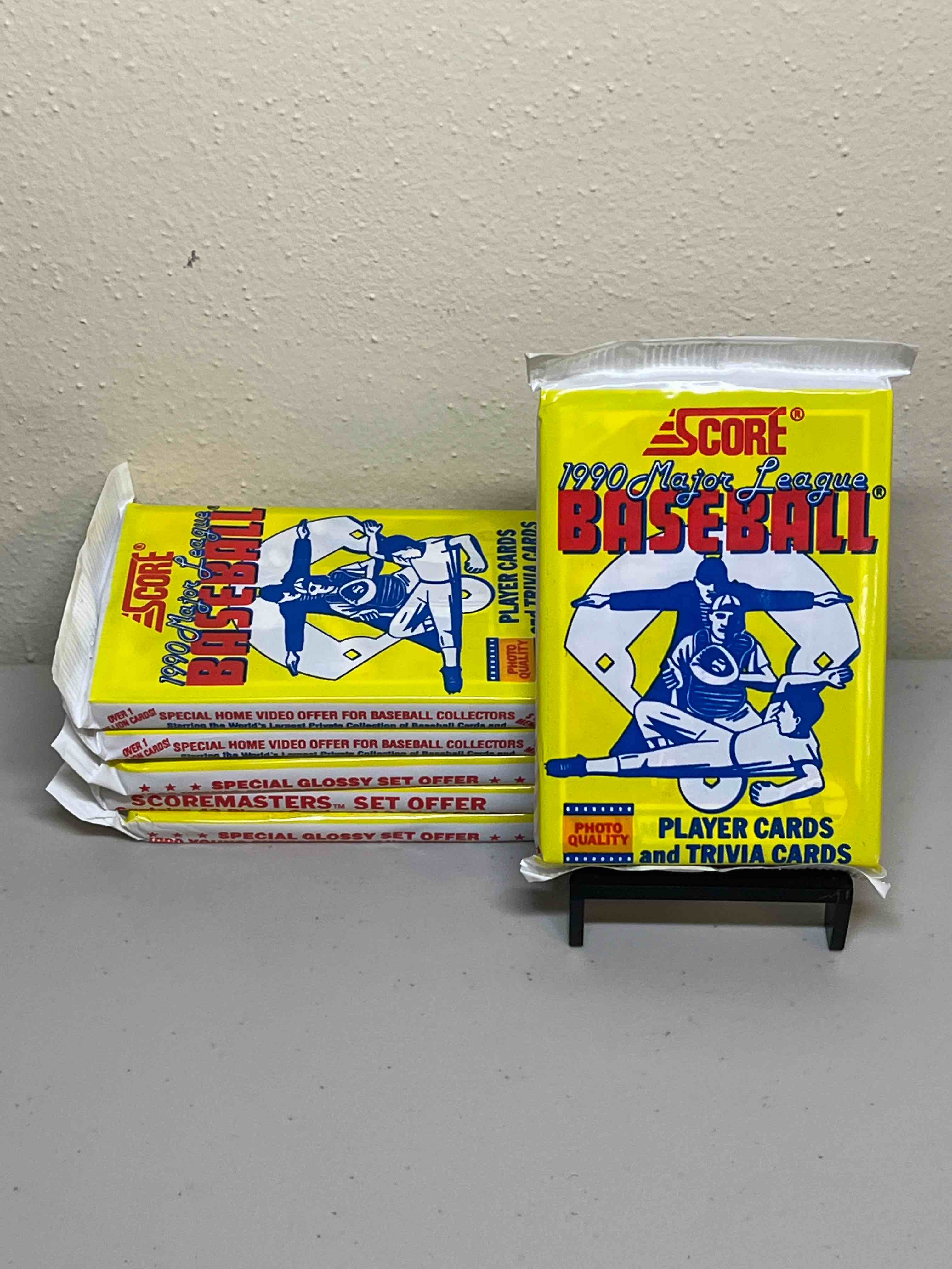 (6) Sealed 1990 Score Baseball Cards- Sealed Packs!! Look for Bo Jackson’s Iconic Black & White Shoulder Pads Card!! Frank Thomas and Deion Sanders’ Rookie Cards! 2nd Year Ken Griffey Jr!!