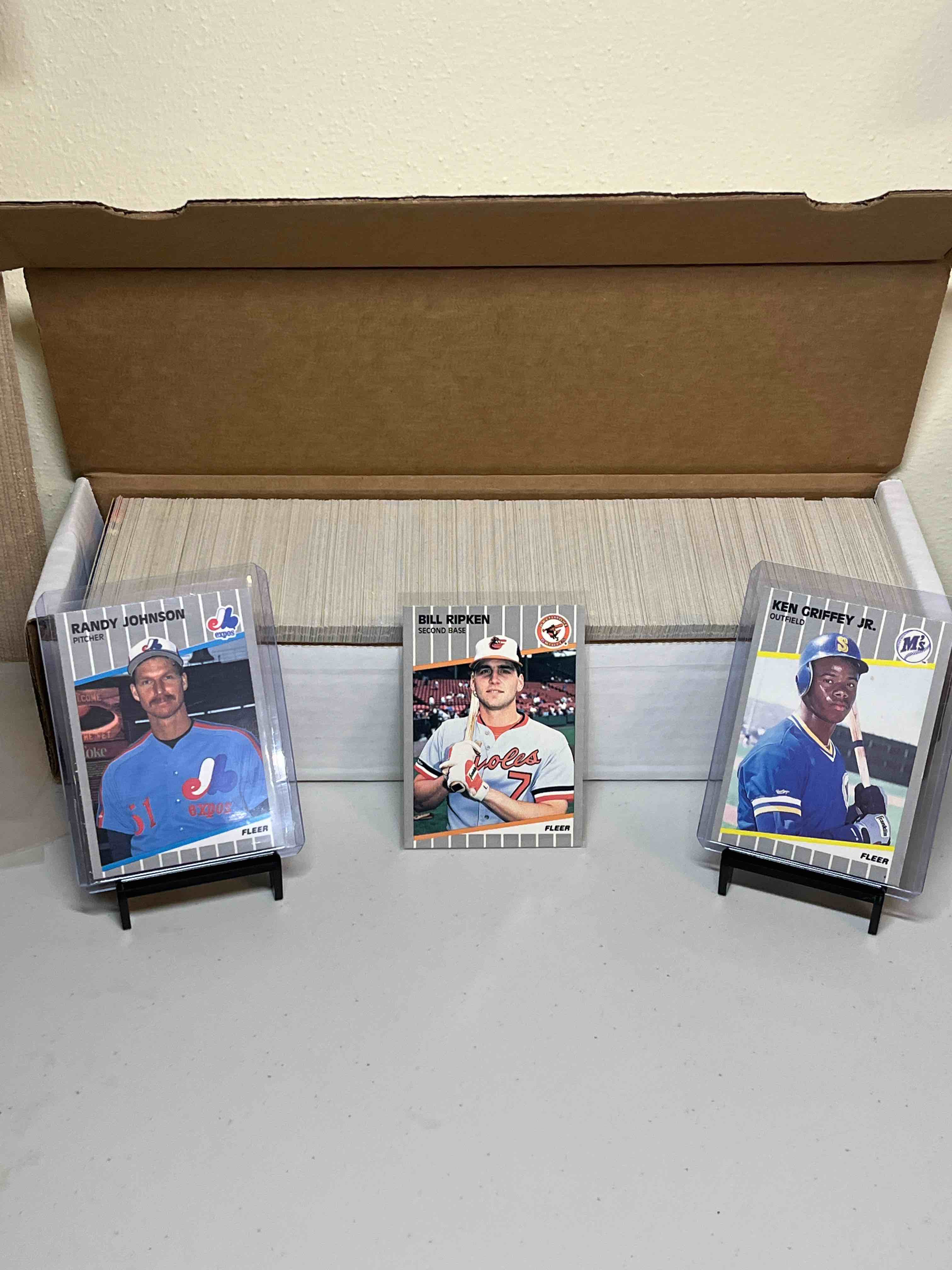 1989 Fleer Baseball Cards Set! Ken Griffey Jr & Randy Johnson Rookie cards!! Billy Ripken Error Card! More!!