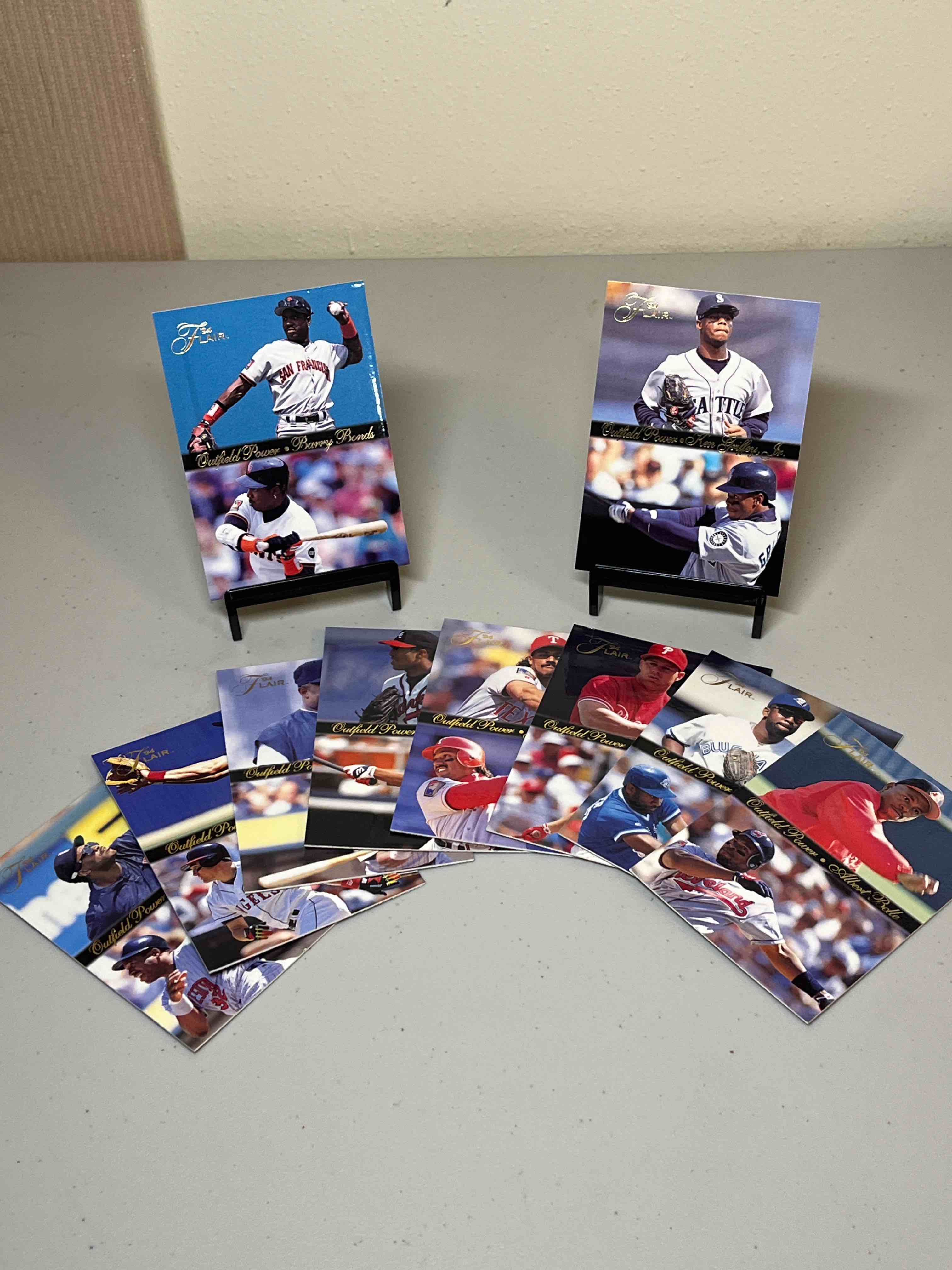 Complete (10) card Insert Set of 1994 Flair Outfield Power Baseball Cards! Featuring Ken Griffey Jr. & Barry Bonds!!