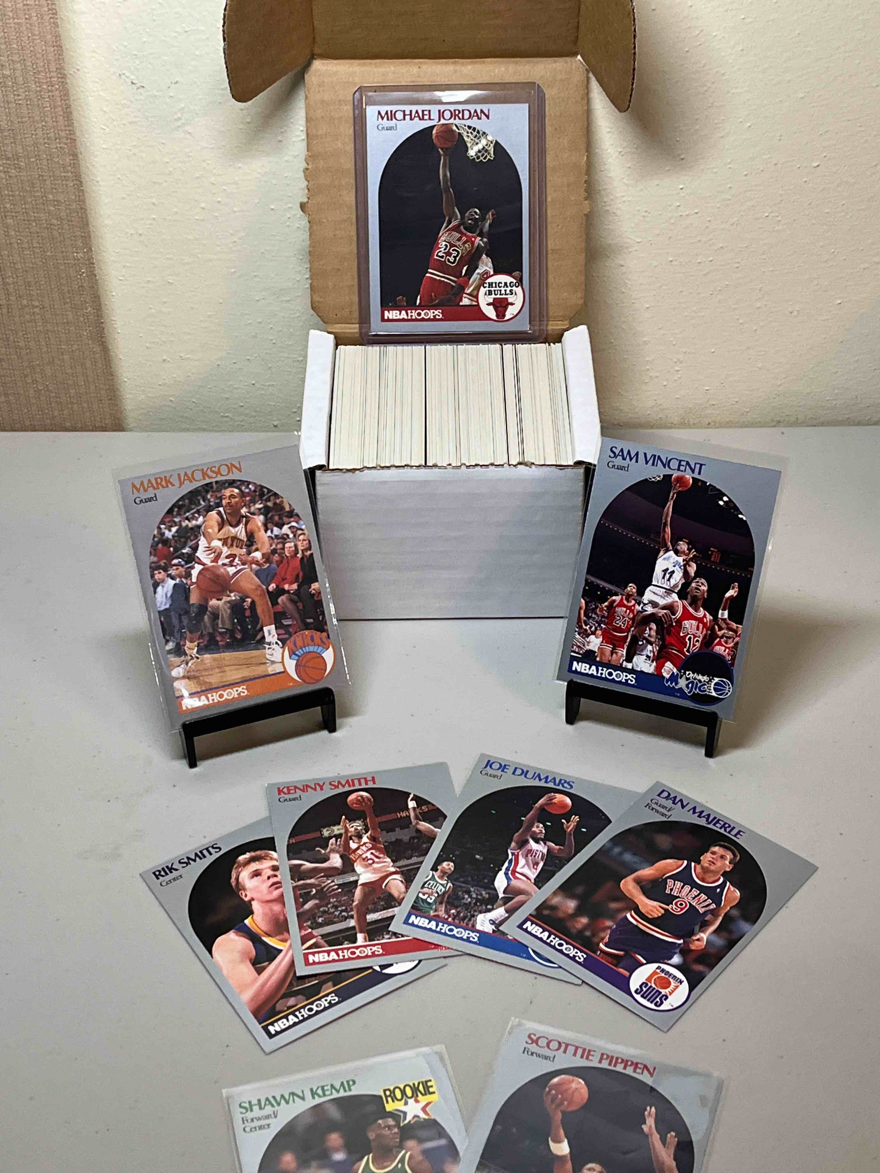 1990-91NBA Hoops Basketball Cards! Michael Jordan!! Infamous Sam Vincent (Jordan wearing #12) & Mark Jackson (Menendez Brothers) Cards!! Shawn Kemp Rookie!