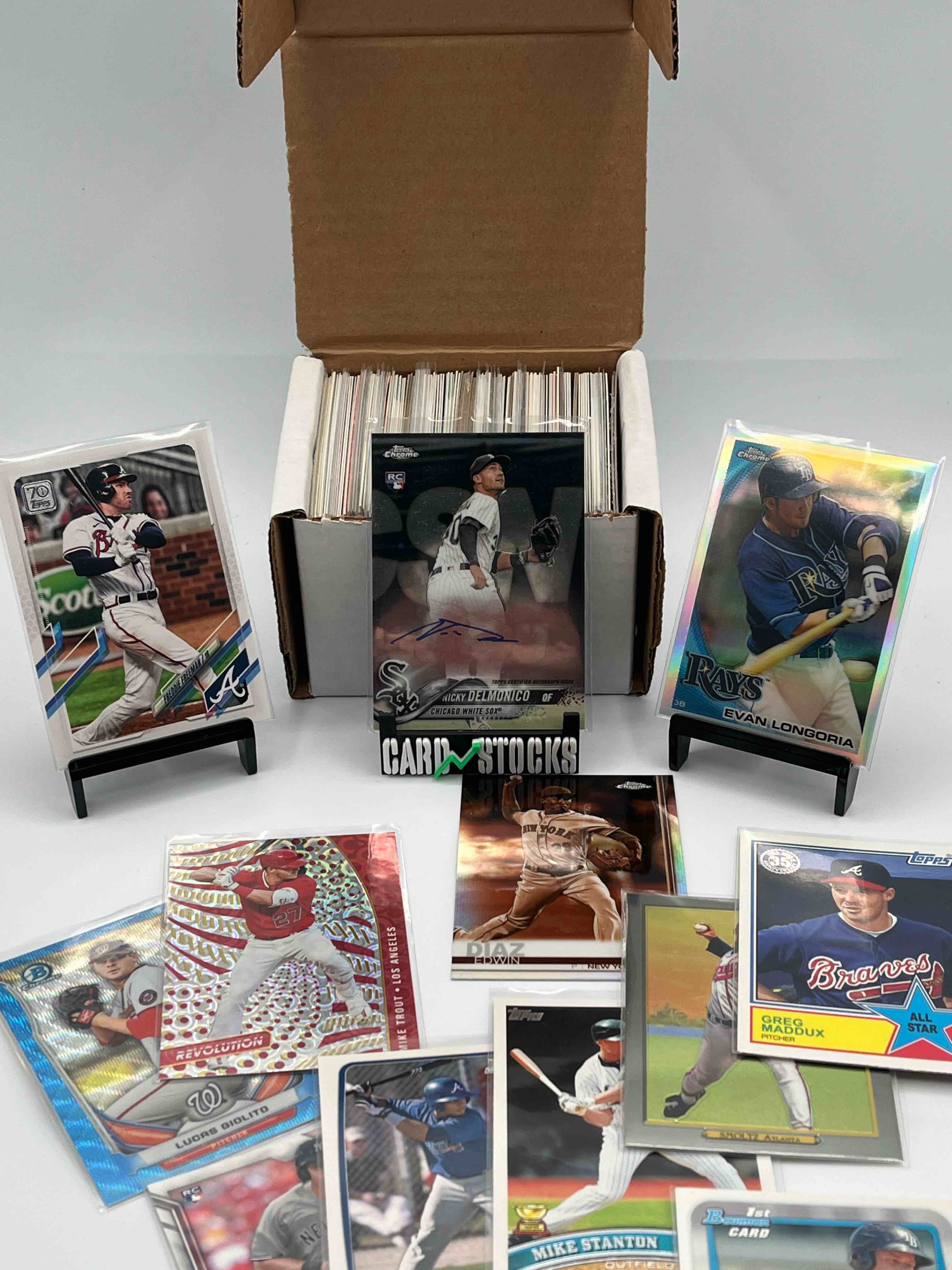 Mystery 200 ct. lot of 2000’s era MLB Baseball Cards- Lots of Penny Sleeved cards. Topps Chrome on-card autograph!! Refractors and other parallels! Rookies & Stars!!