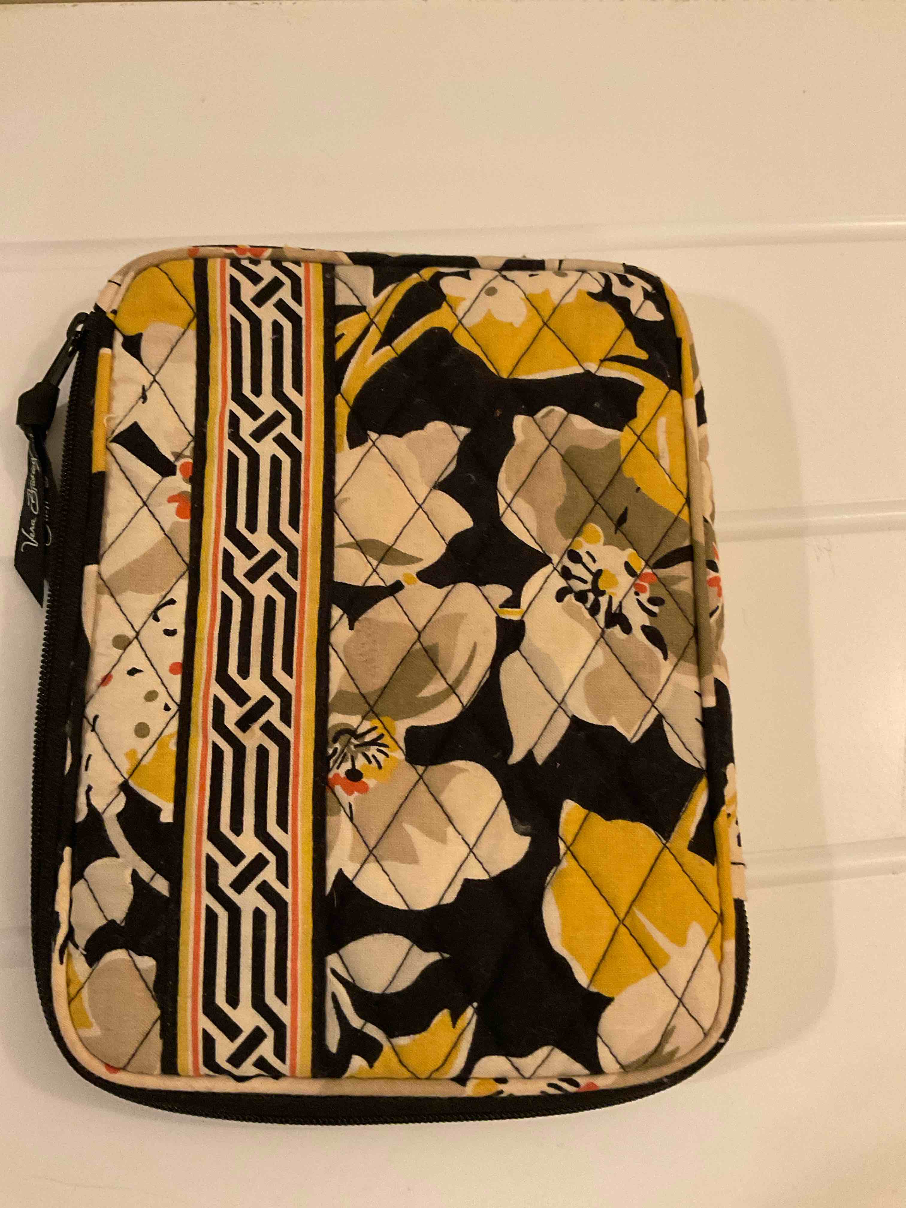 Vera Bradley Dogwood E-Reader/ Tablet Sleeve Travel Case