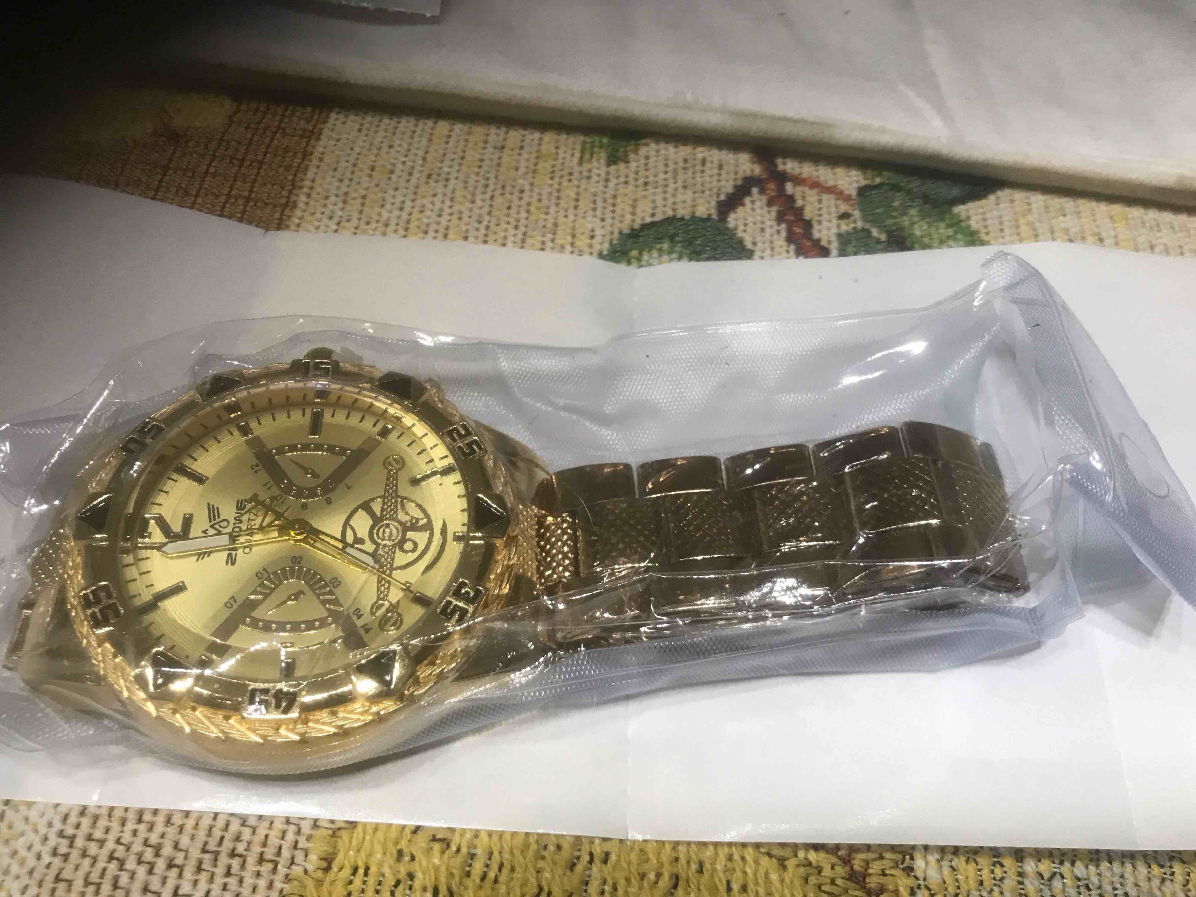 Condition photo showing New/Like New for Men Classic Large Round DialDate Display Analog Dial Stylish Multiple Styles Available Perfect for Daily Wear Ideal Gifts for Family And Friends On Birthdays, Halloween, And Christmas Reloj Para Hombre