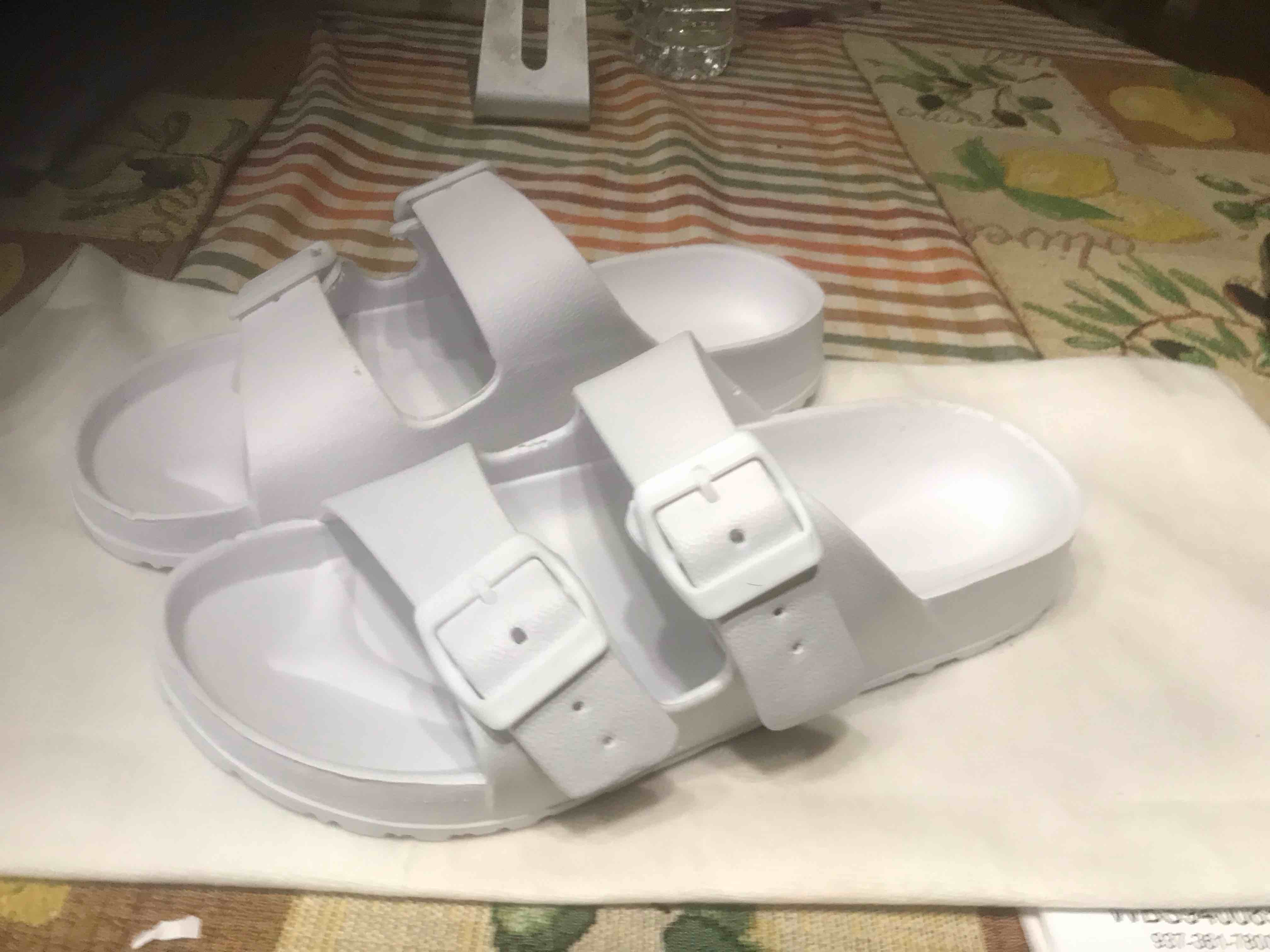 Condition photo showing New/Like New for Women’s summer shoes, size 7/8