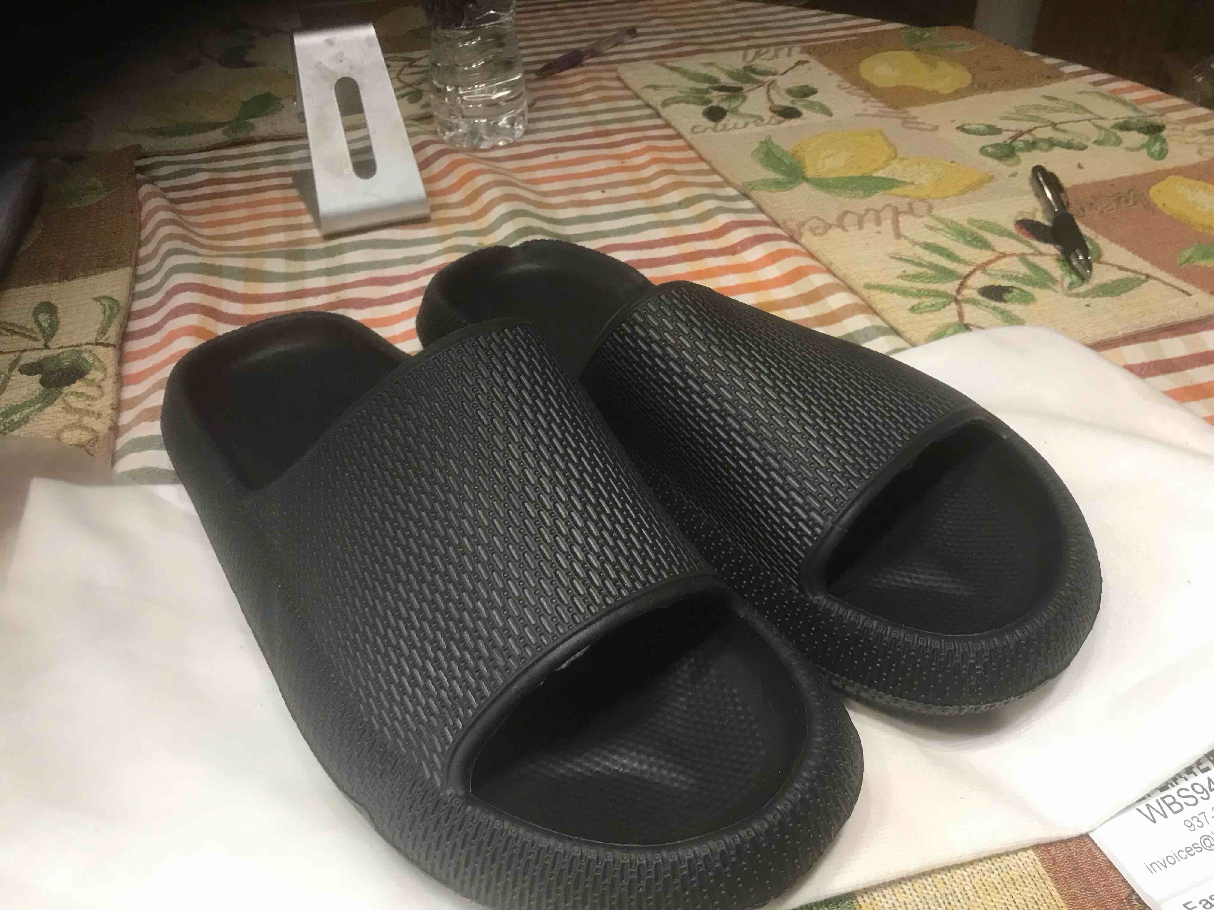 Condition photo showing New/Like New for Men’s size 11/12 slip on shoes