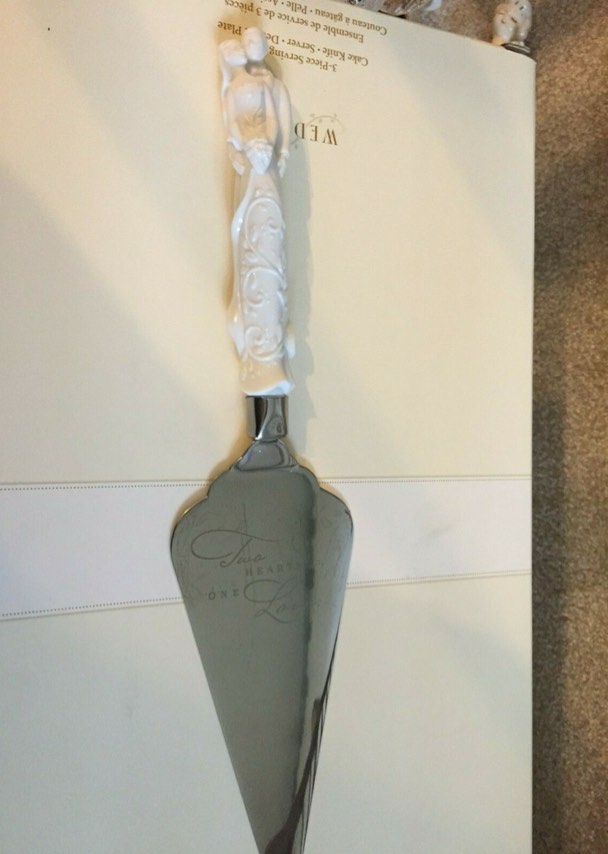 “Two Hearts One Love” Hallmark Cake Cutter