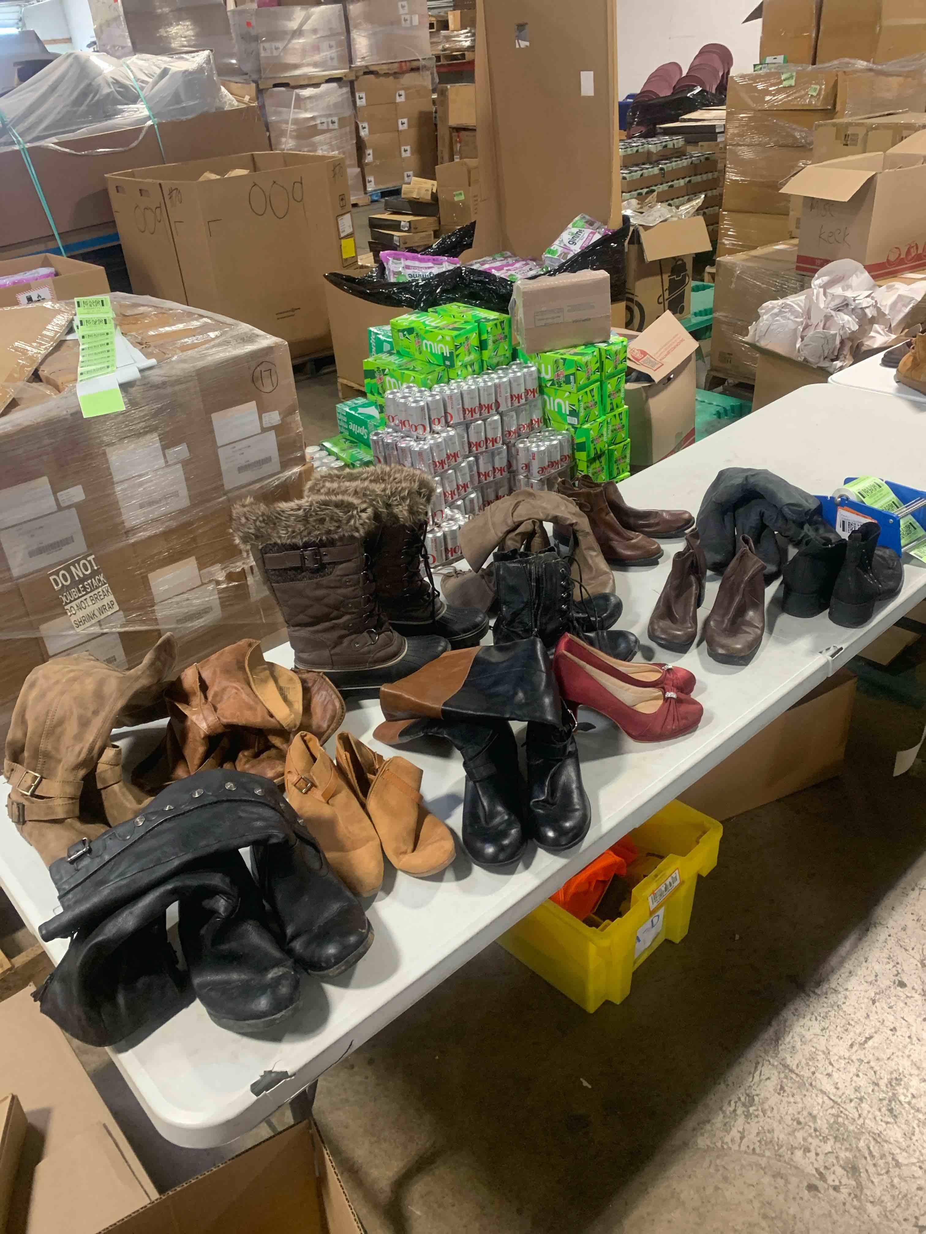 14 pairs of women’s shoes sizes 7, 7.5, 8 - Cowboy Boots, High Heels, Clogs, Boots 