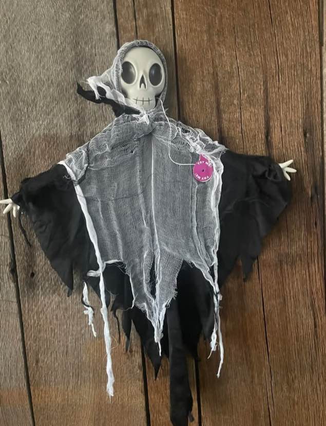 28” Hanging Ghoul Light Up