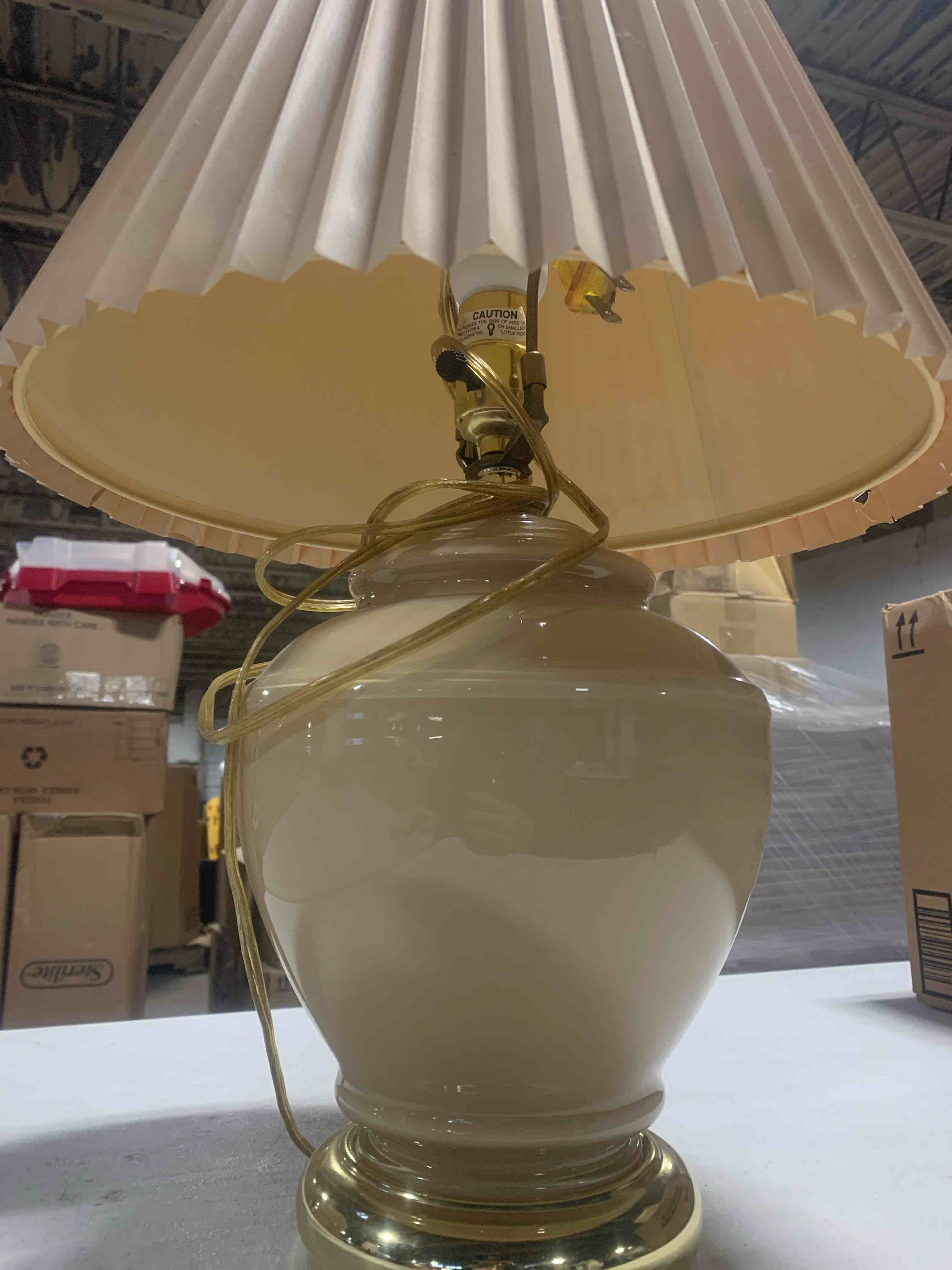 Condition photo showing Good Condition for Beige Lamp, working