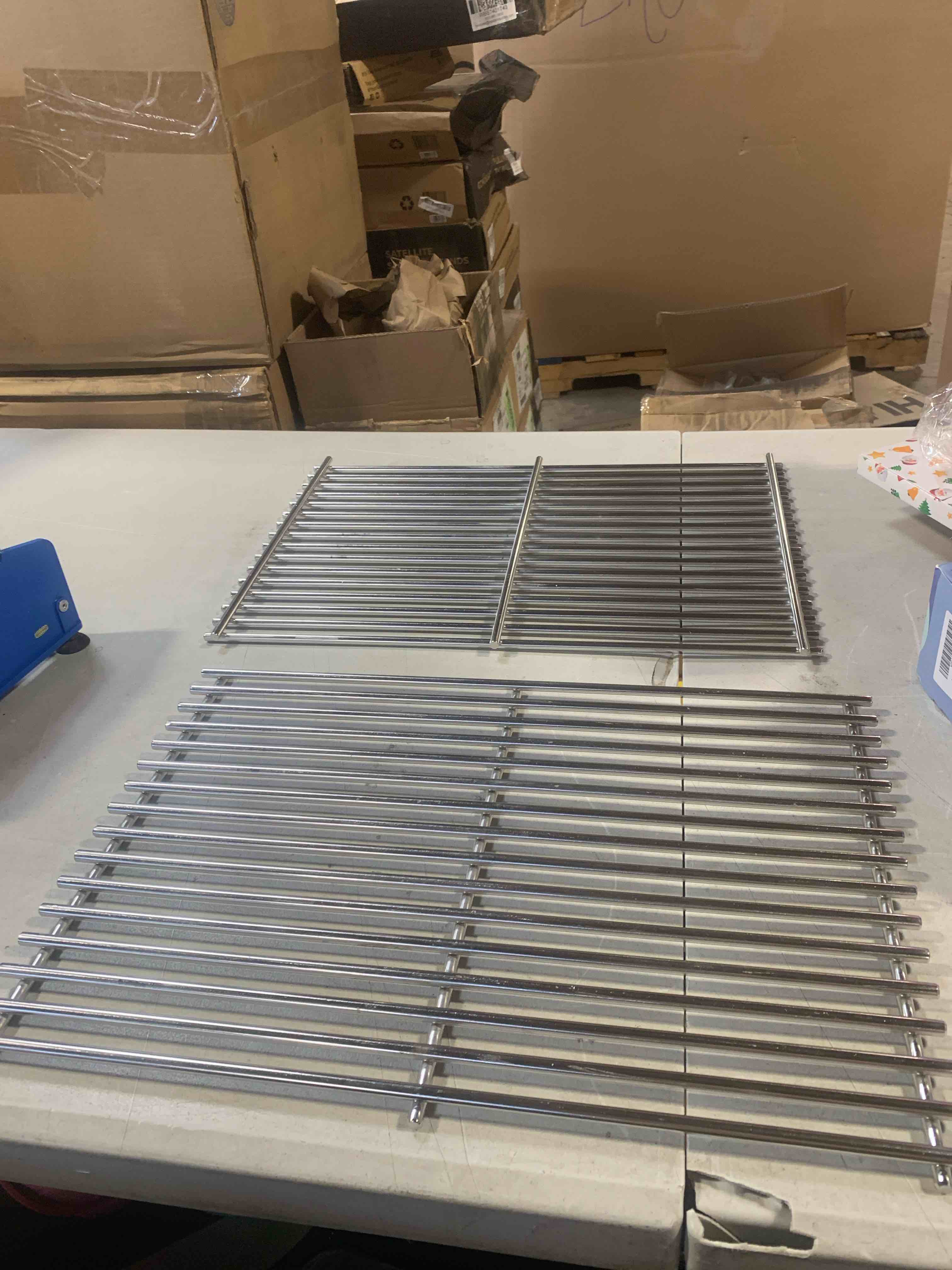 Condition photo showing Good Condition for 9MM 17.5" Stainless Steel Grill Grates for Weber Spirit E-310 E315 E320 E330 S310 S315 S330 GS4 Spirit 2 Grill Replacement Parts for Weber 7638, 7639 Spirit 300 Spirit II 300 Series Grills