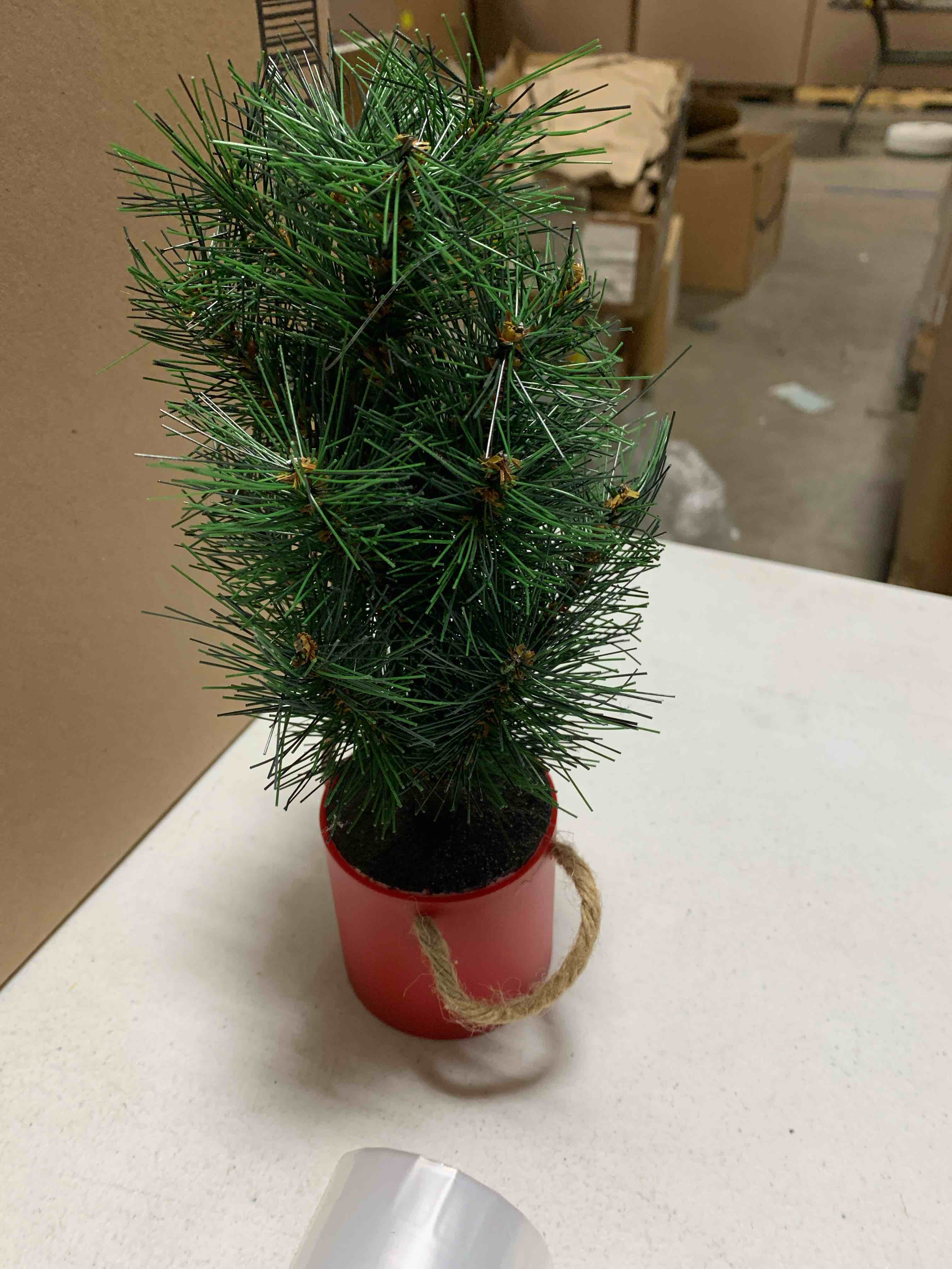 Condition photo showing New/Like New for Decor