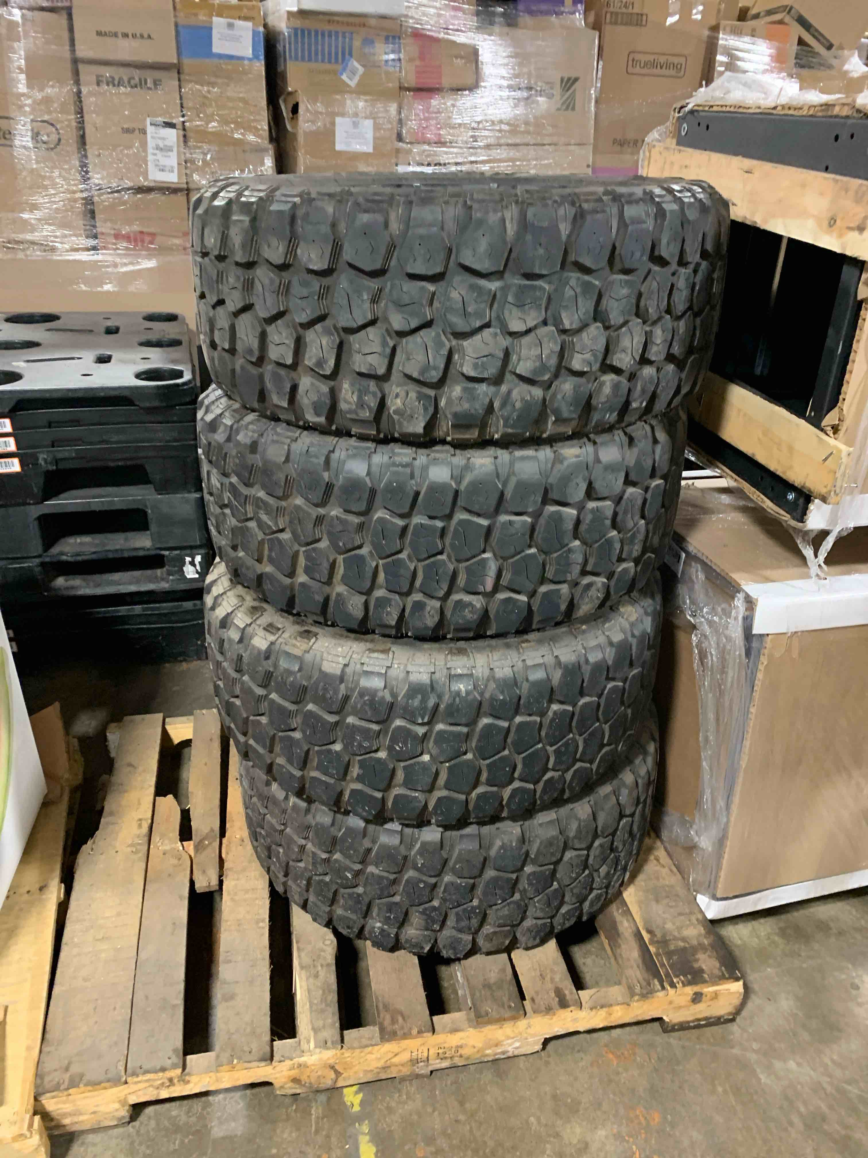 Condition photo showing Good Condition for COMPLETE SET 35X 12.50R22LT Tires and Rims