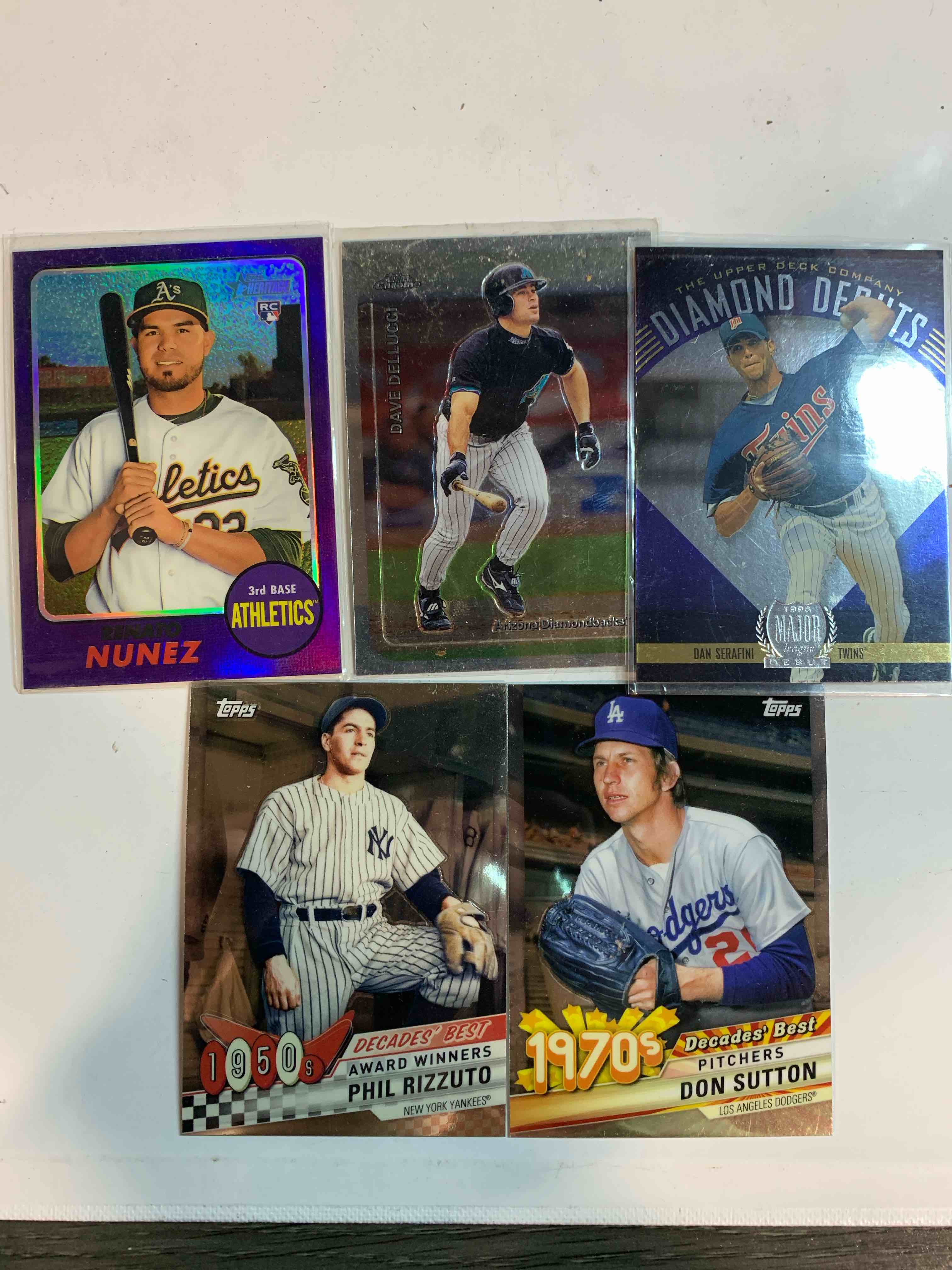 Condition photo showing Good Condition for Sport Card Lot 