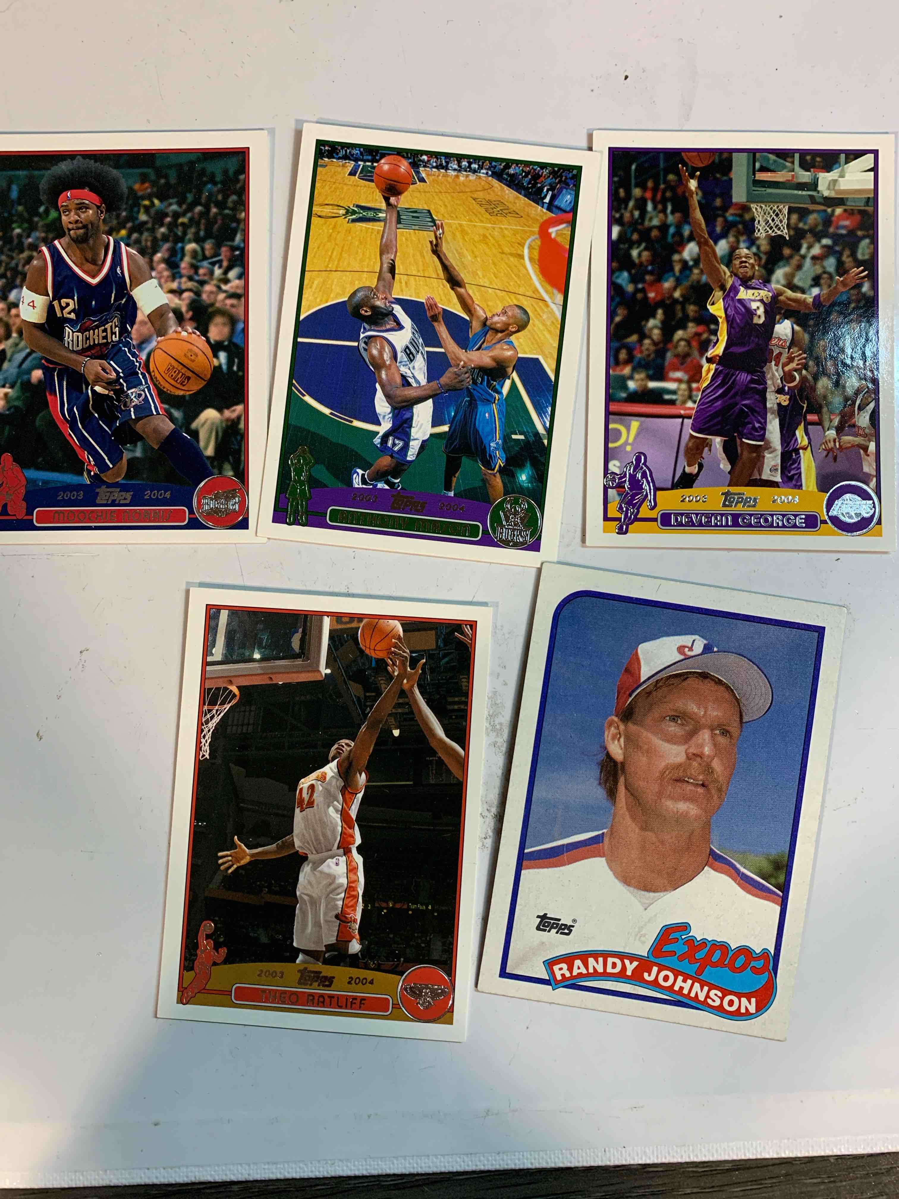 Condition photo showing Good Condition for Sport Card Lot 