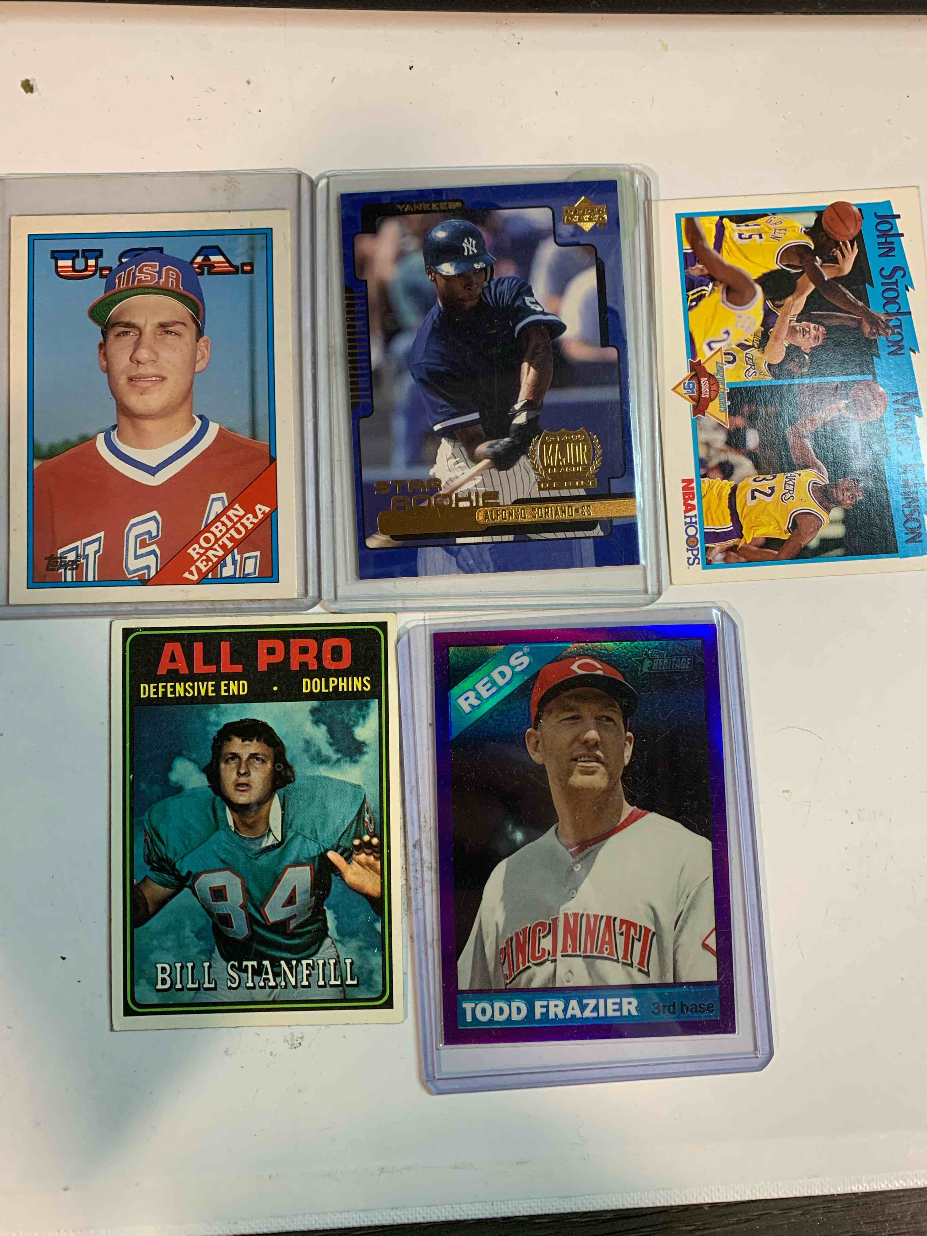 Condition photo showing Good Condition for Sport Card Lot 