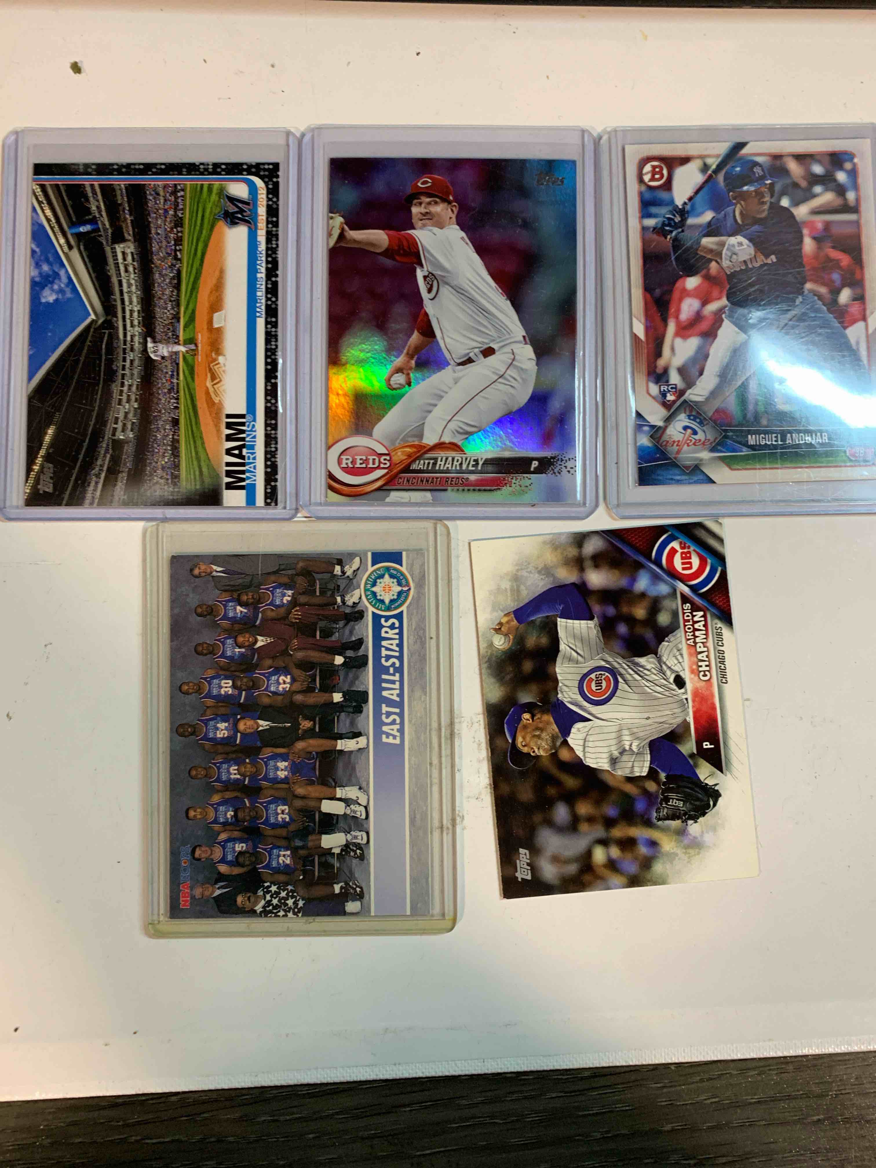 Condition photo showing Good Condition for Sport Card Lot 