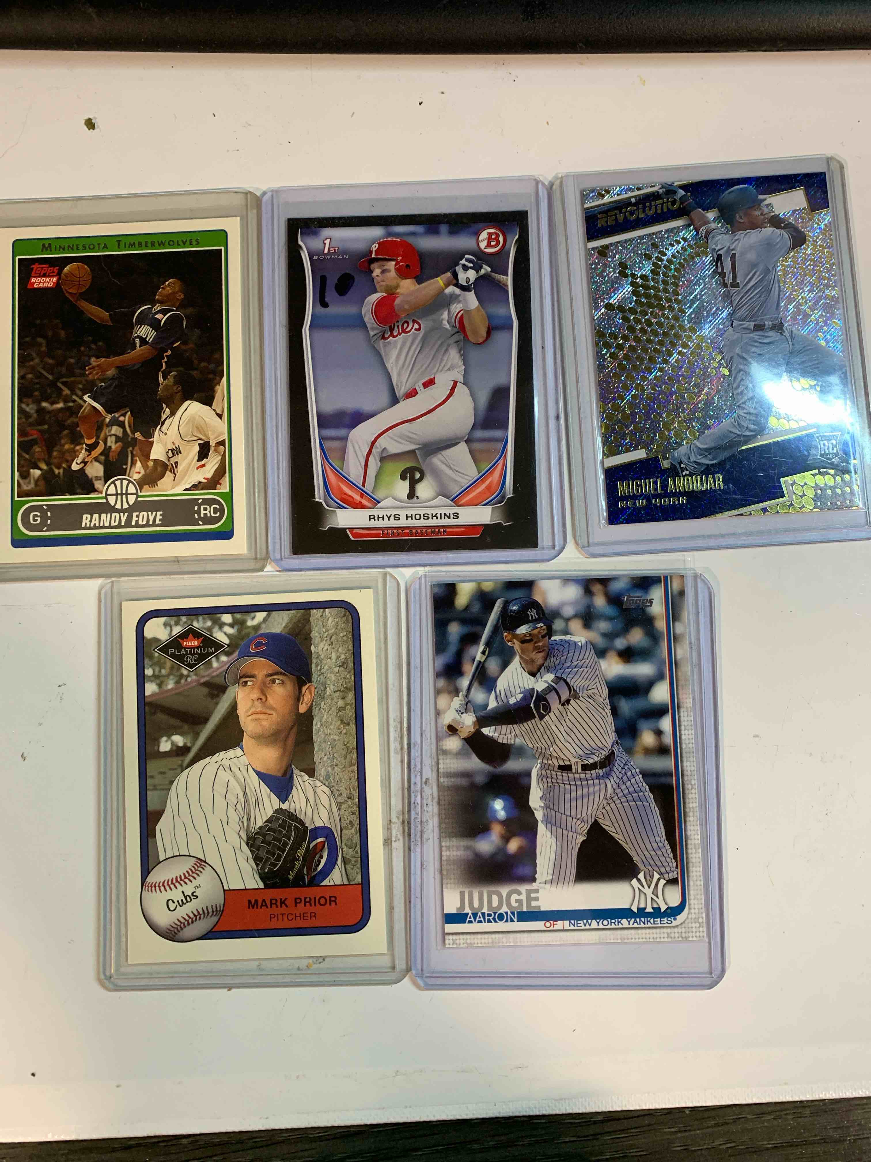 Condition photo showing Good Condition for Sport Card Lot 