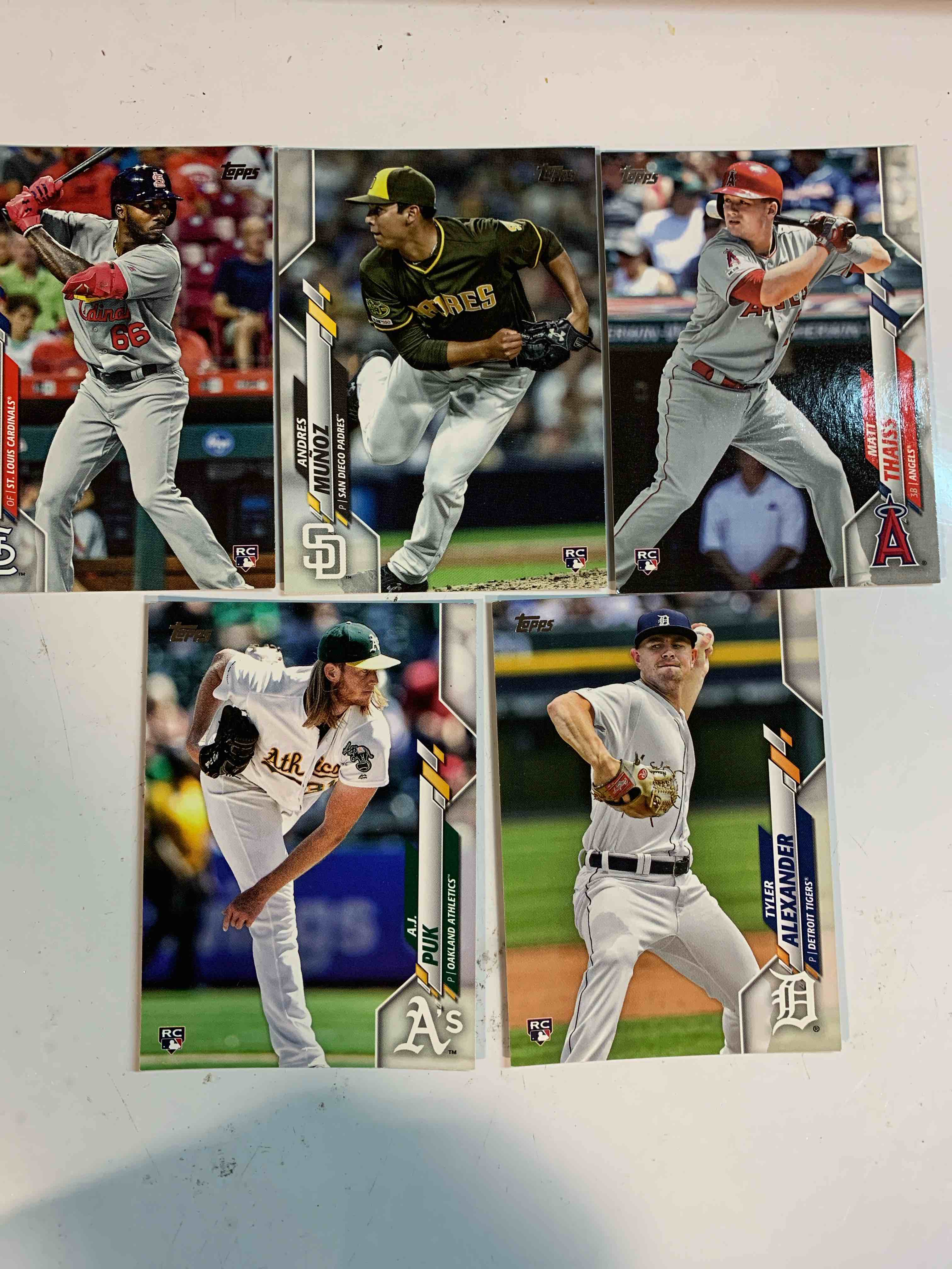Condition photo showing Good Condition for Sport Card Lot 