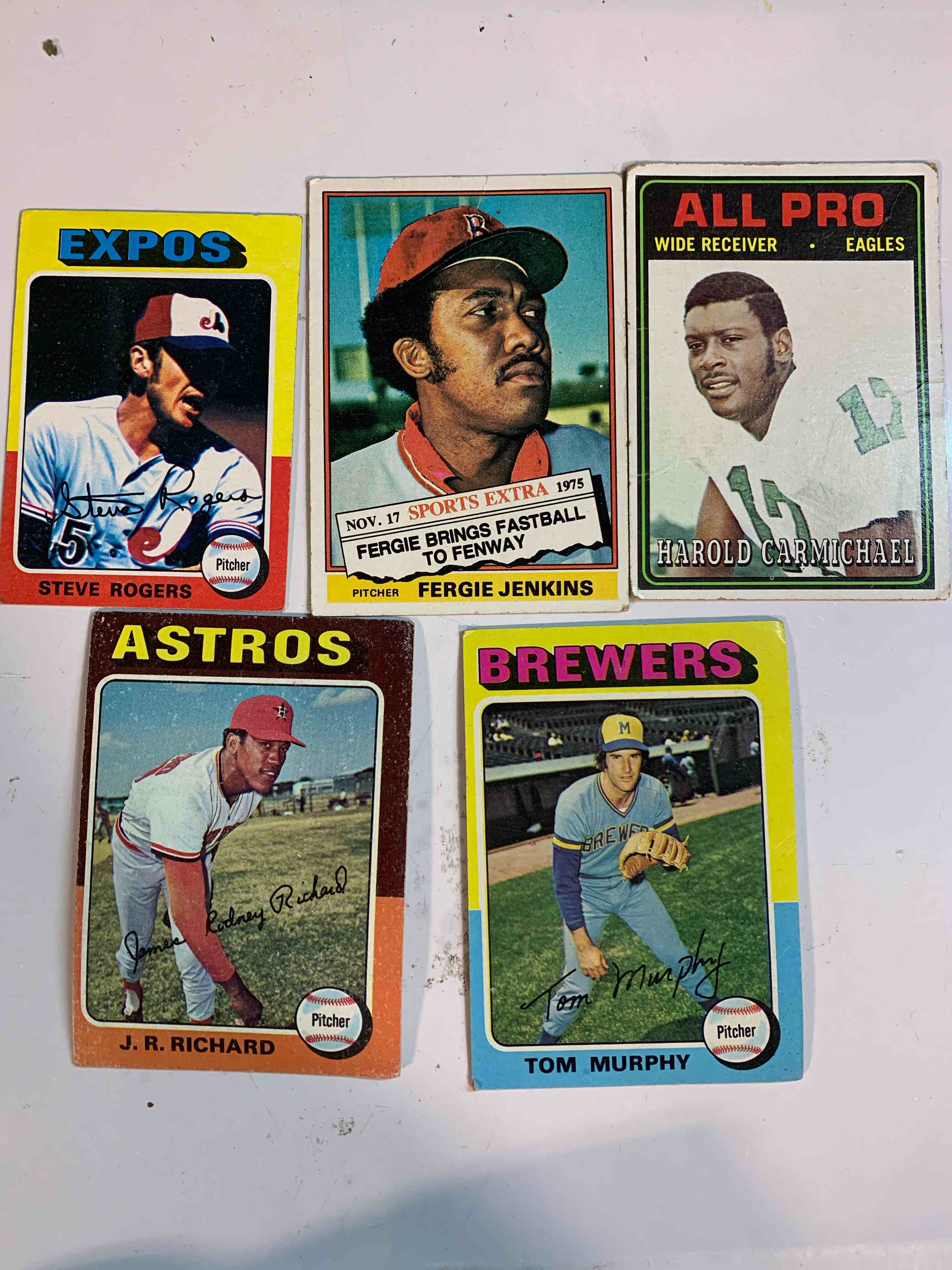 Condition photo showing Good Condition for Sport Card Lot 