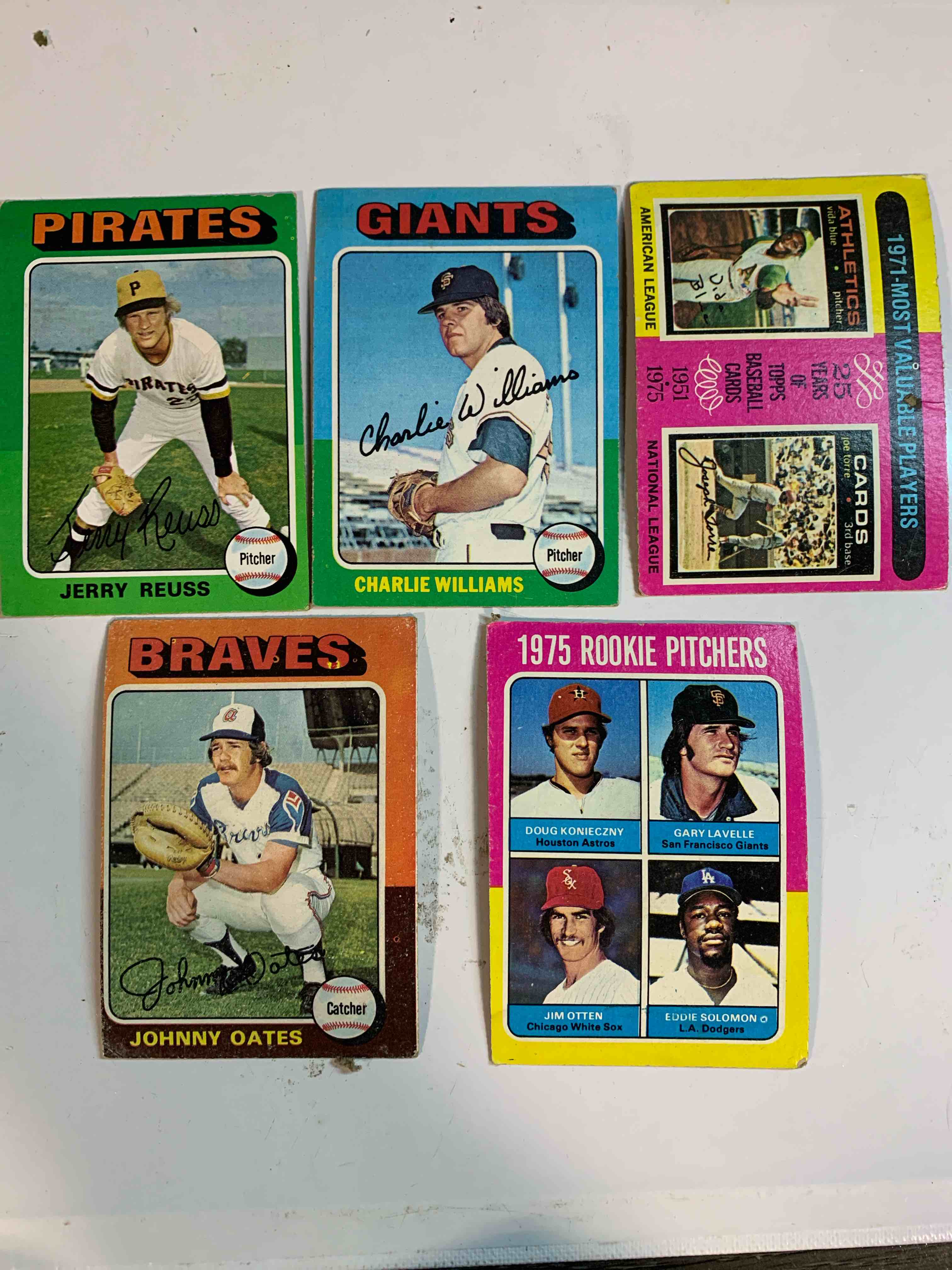 Condition photo showing Good Condition for Sport Card Lot 