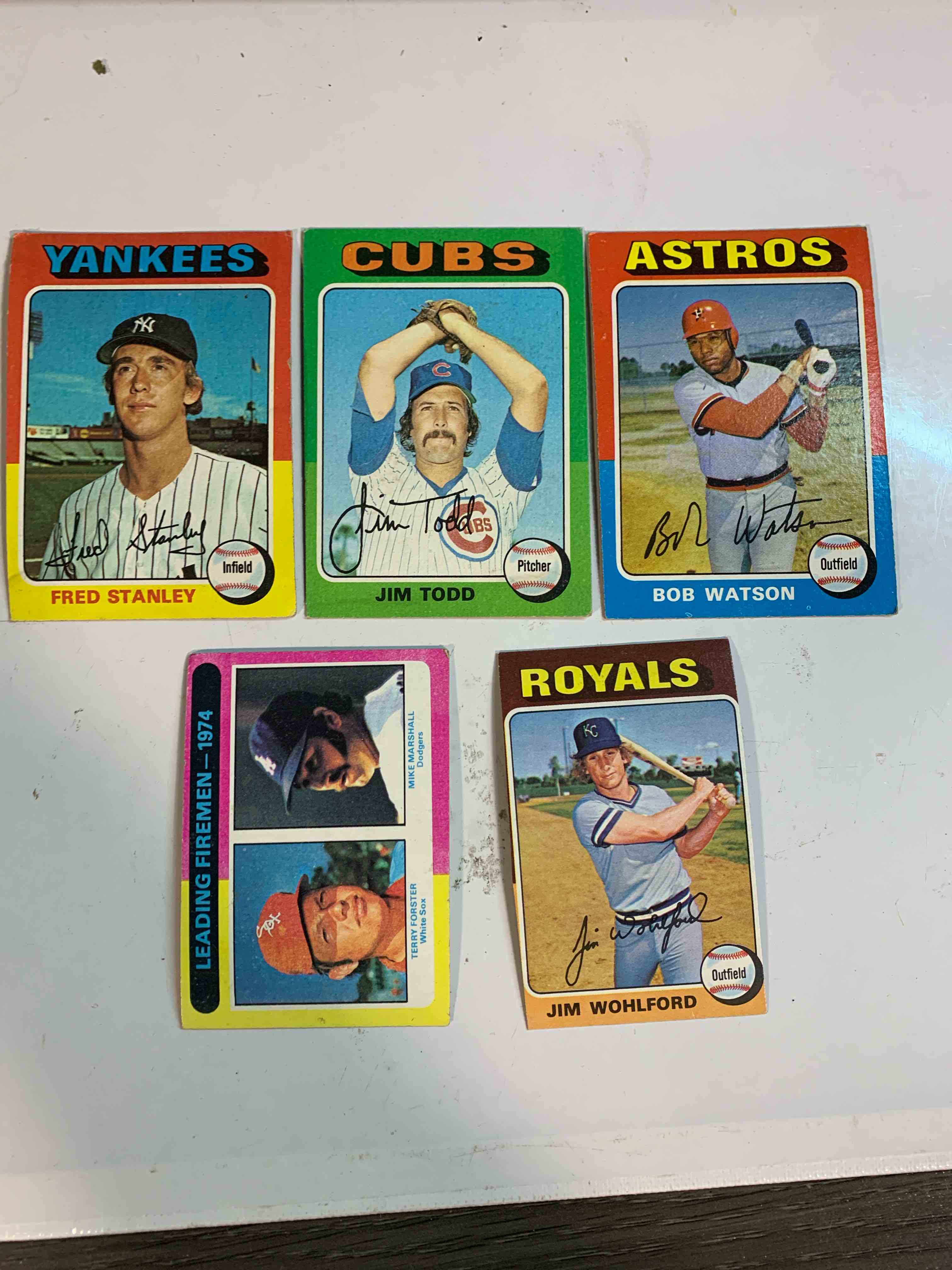 Condition photo showing Good Condition for Sport Card Lot 