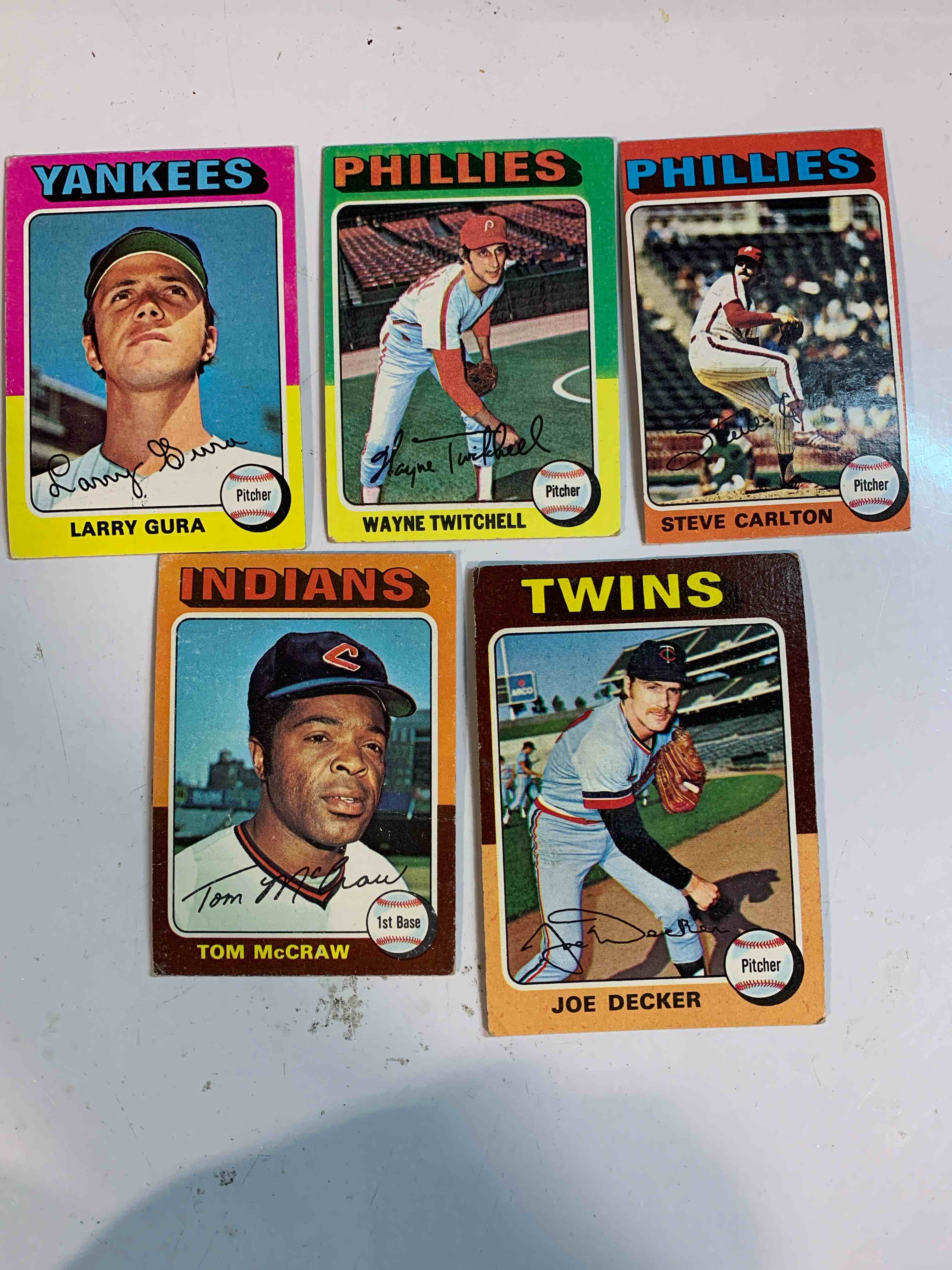 Condition photo showing Good Condition for Sport Card Lot 