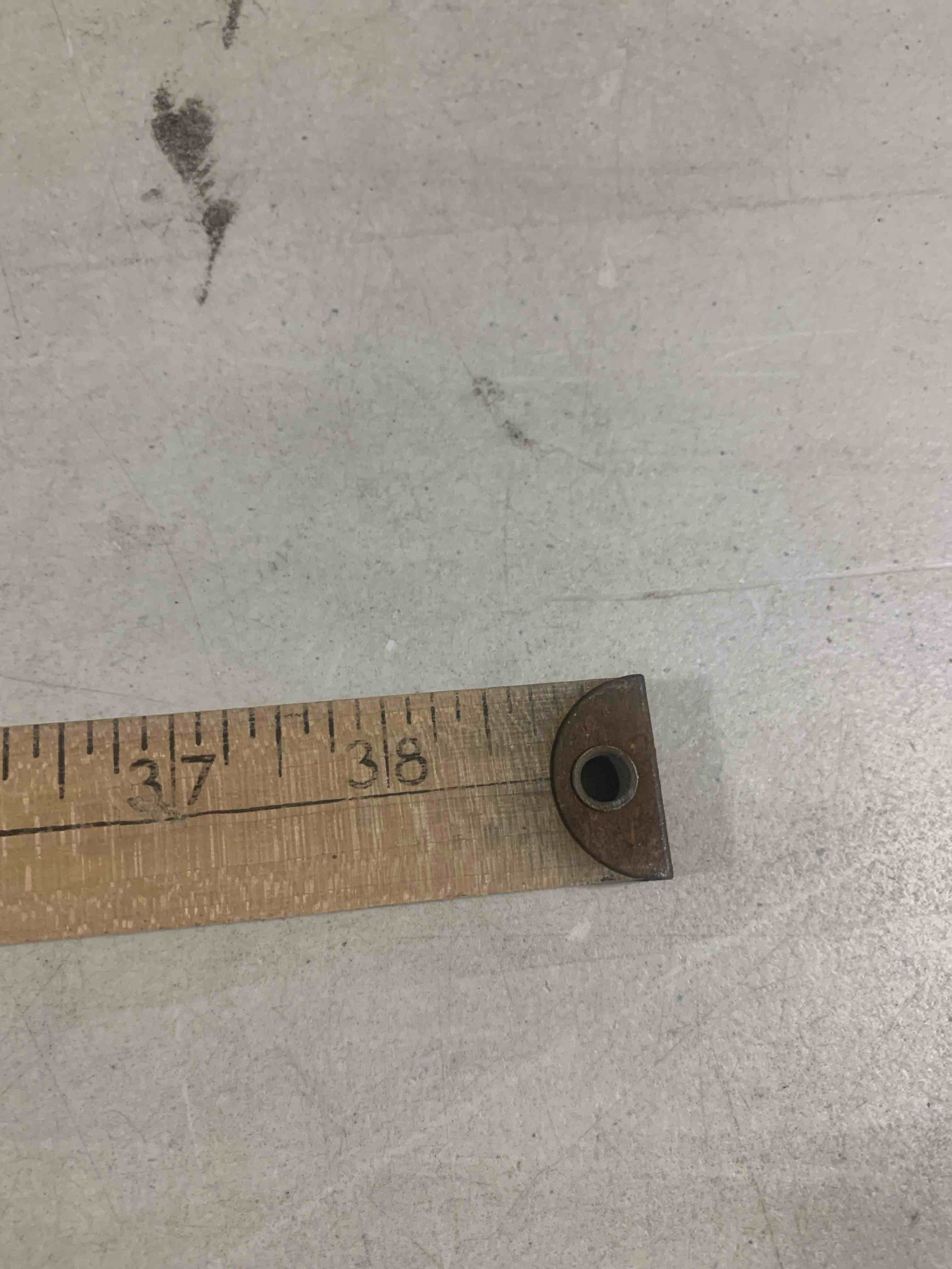 Condition photo showing Good Condition for 38” yardstick 