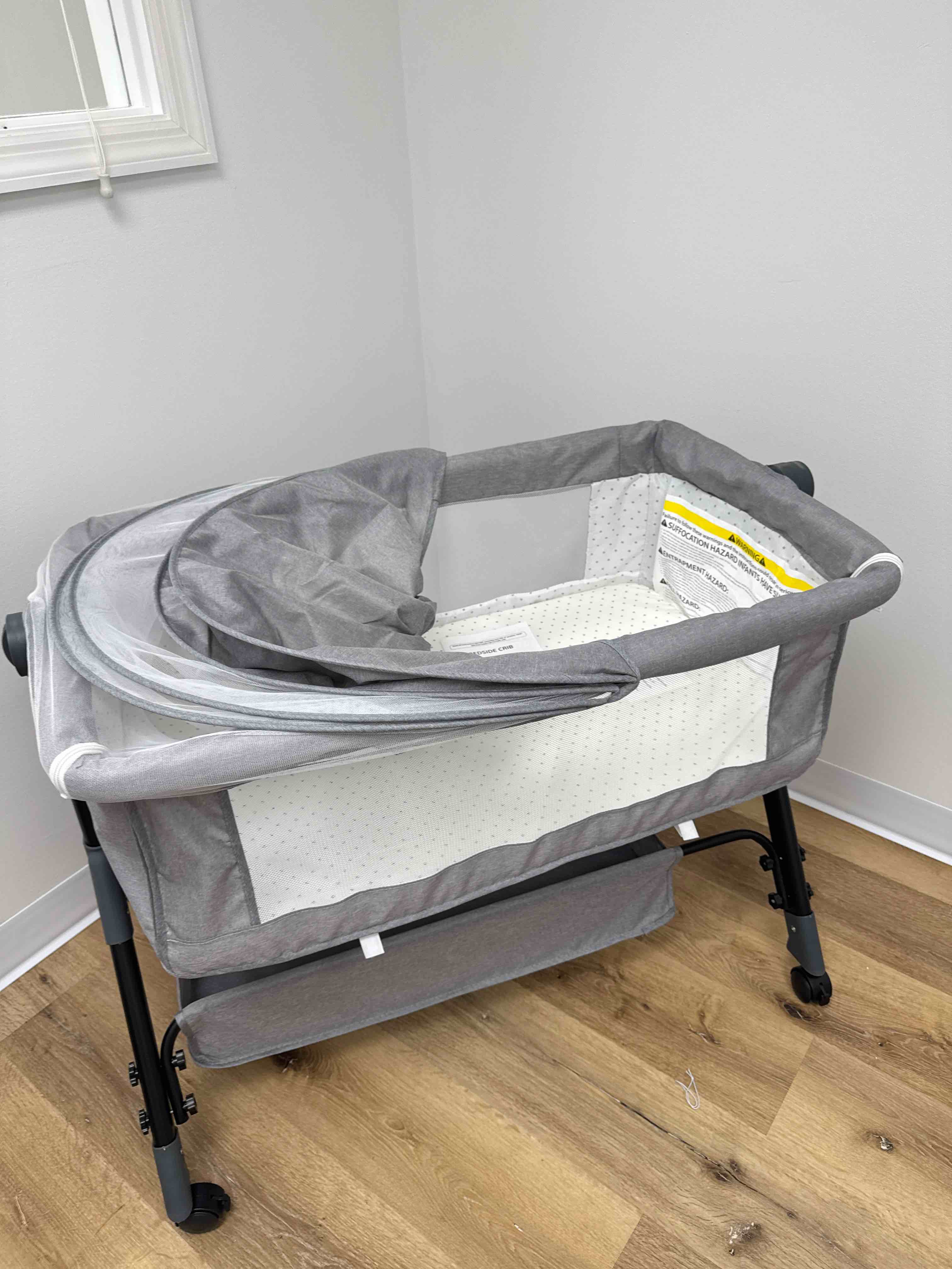 StreamBytes Bedside Crib Model C988