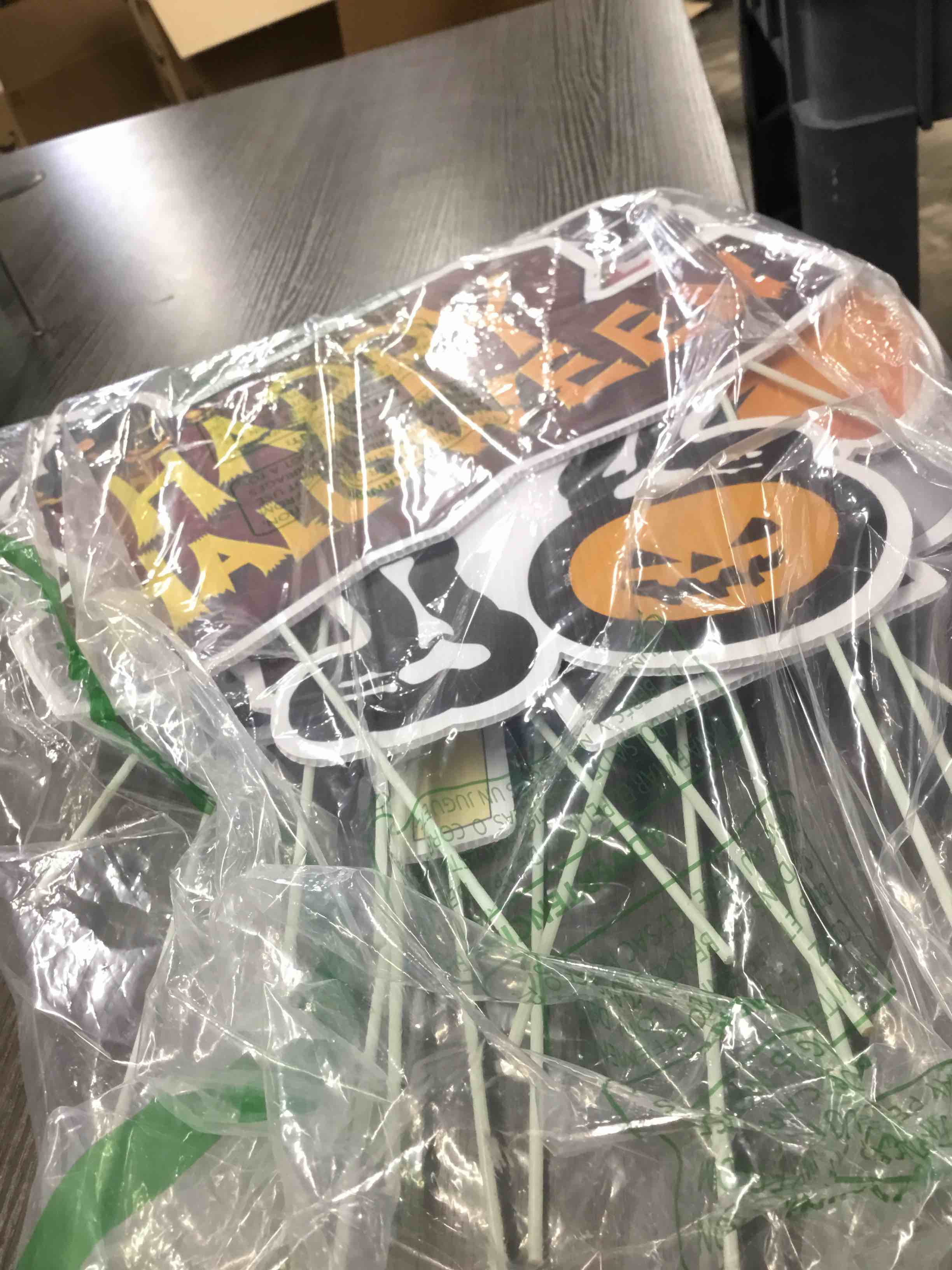 HALLOWEEN YARD DECORATION SIGNS