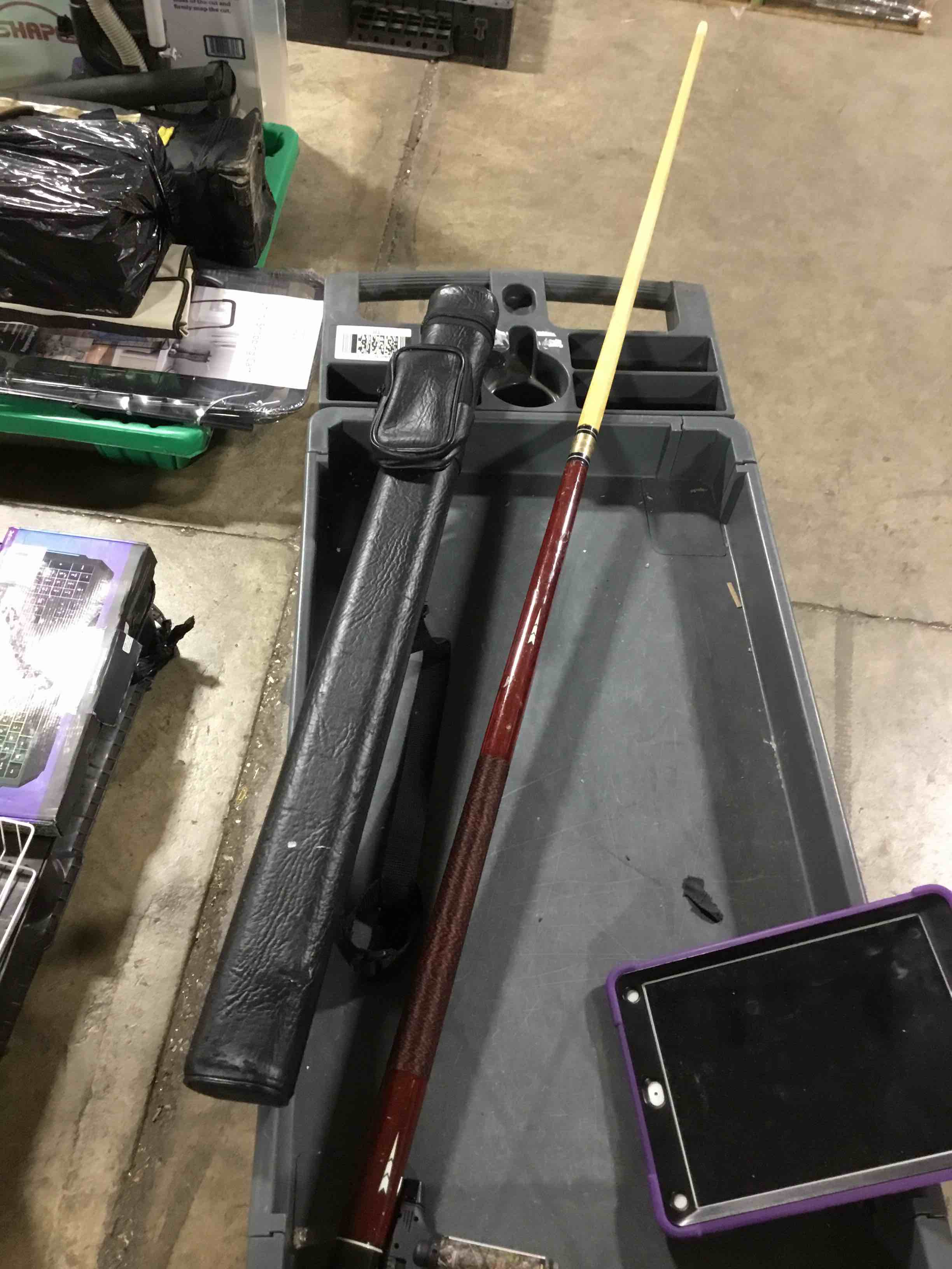 POOL STICK W/CASE