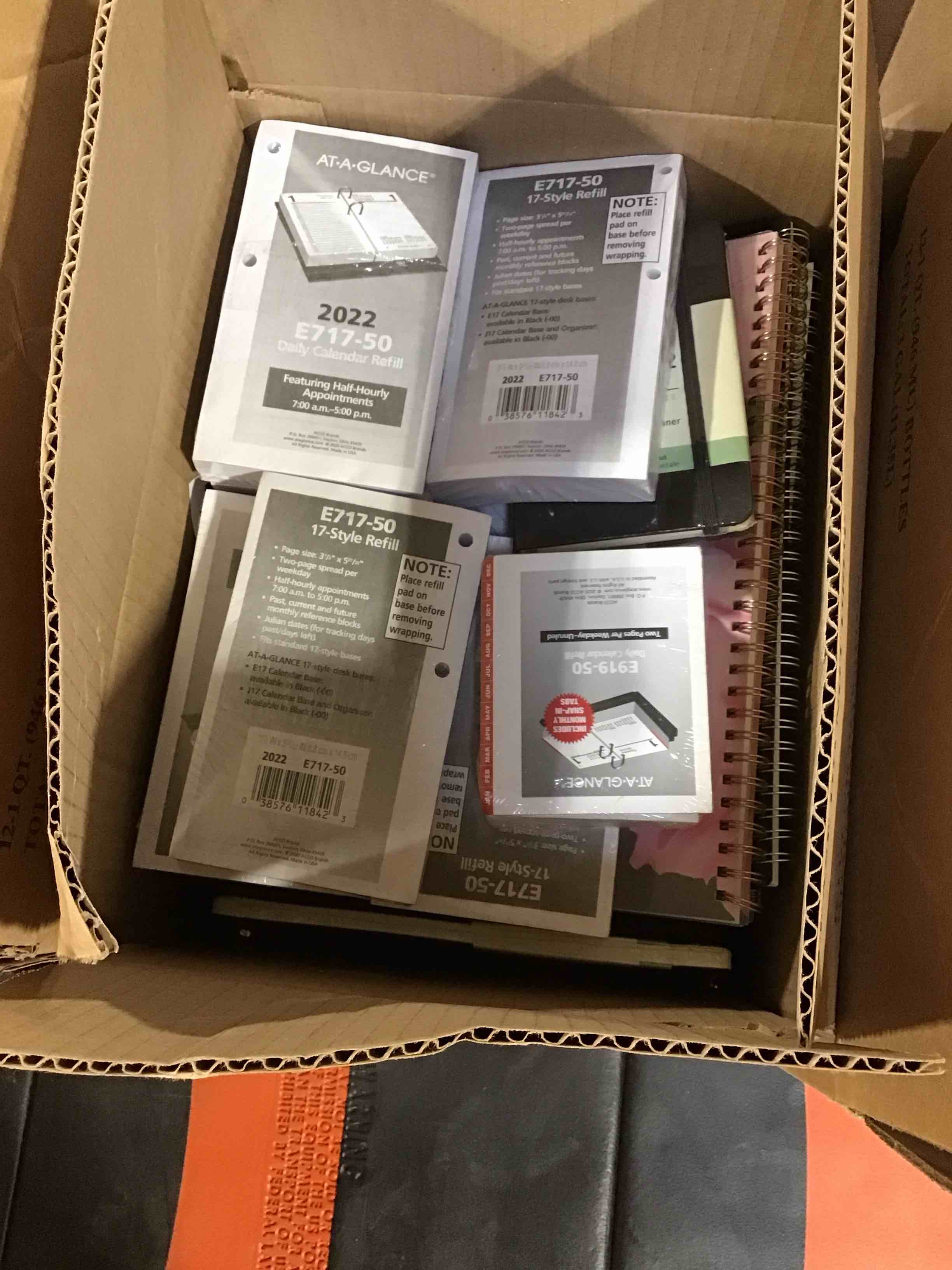 assorted planners 2022 to 2023