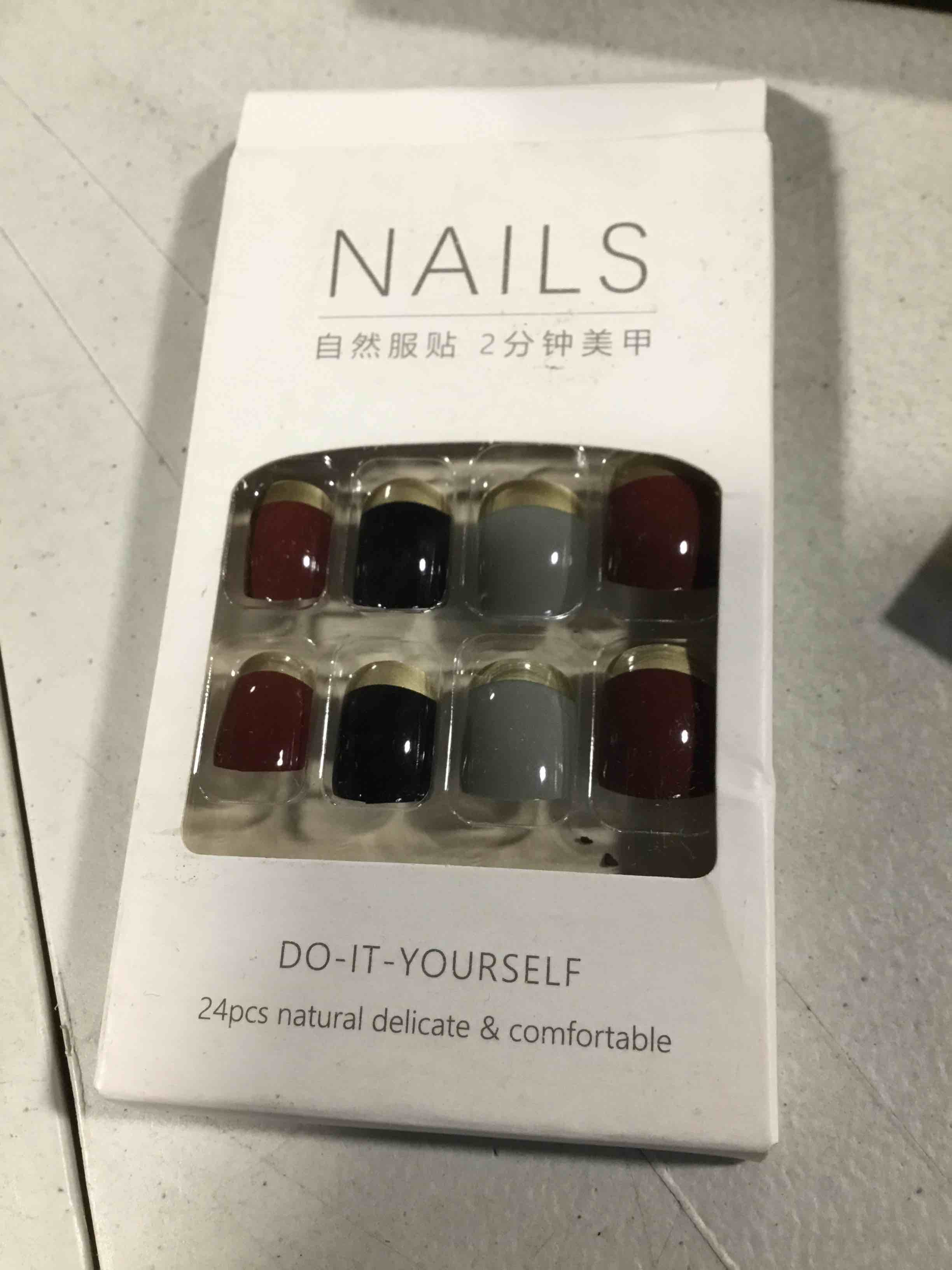 24 pcs do-it-yourself- press on nails 