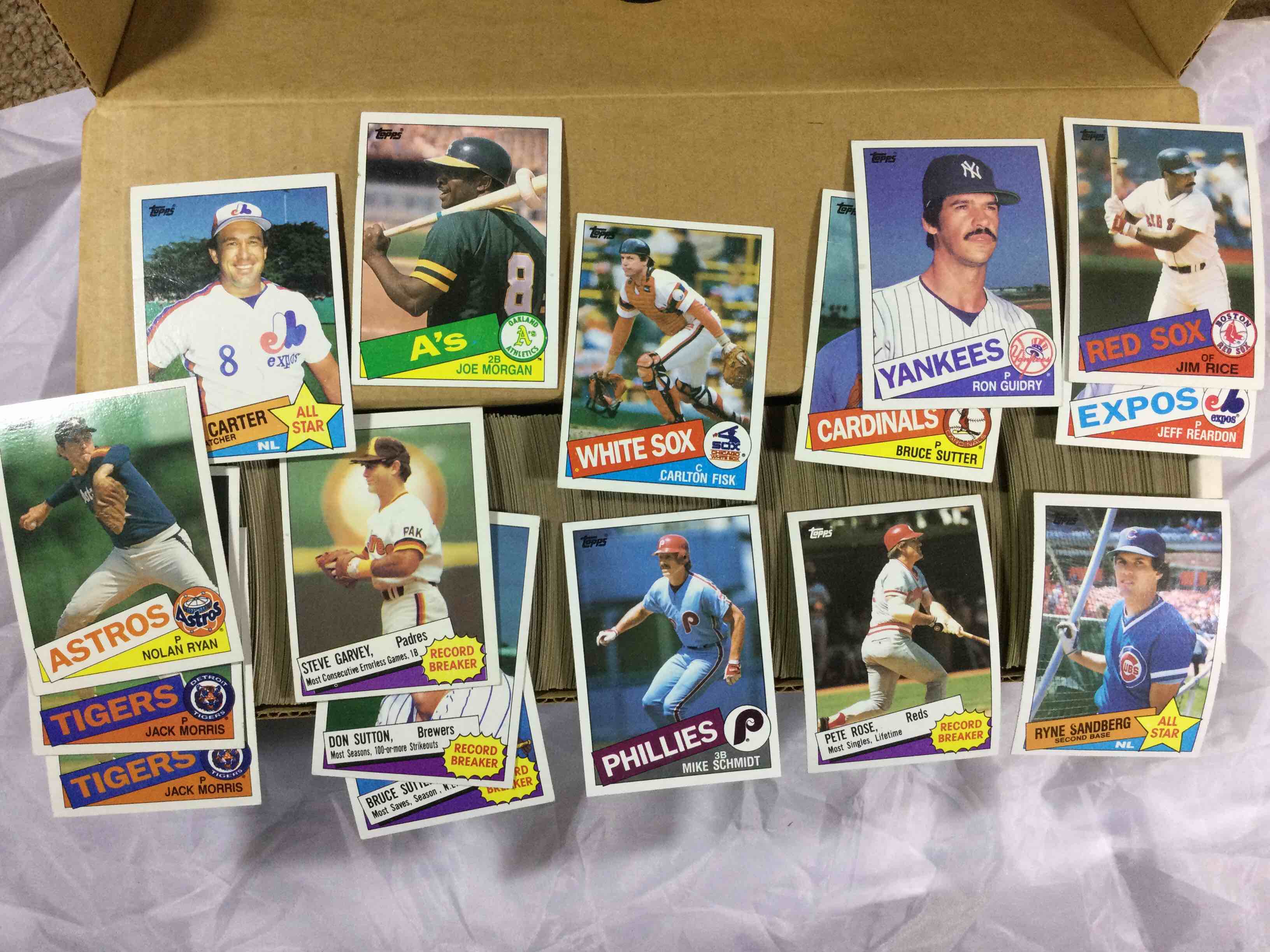 Box of 1985 Topps Cards
