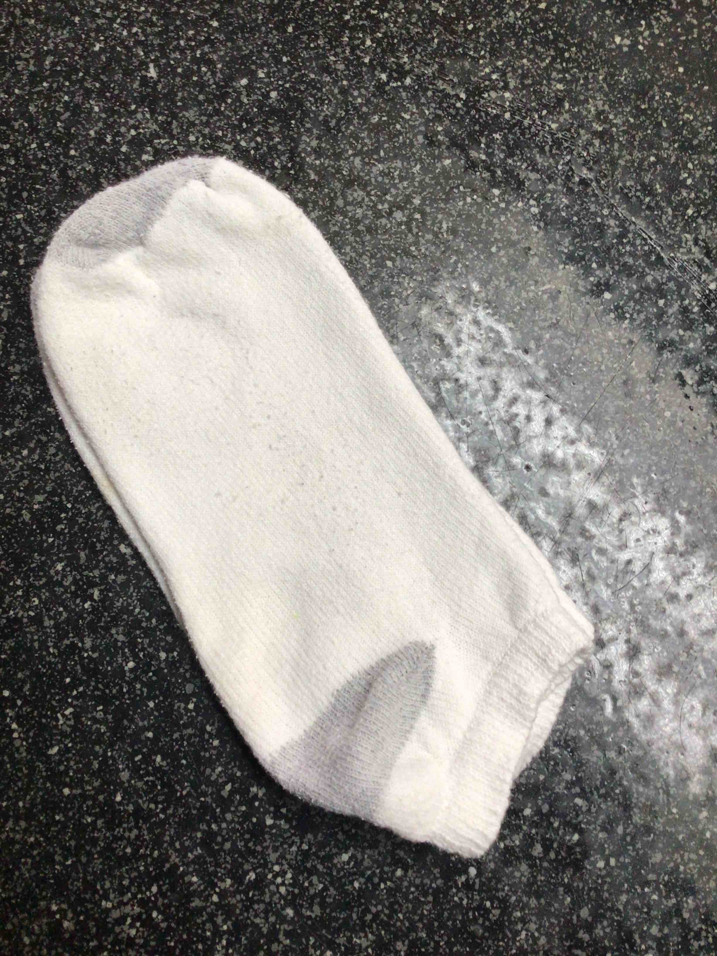 Unisex - No Show - White Socks 