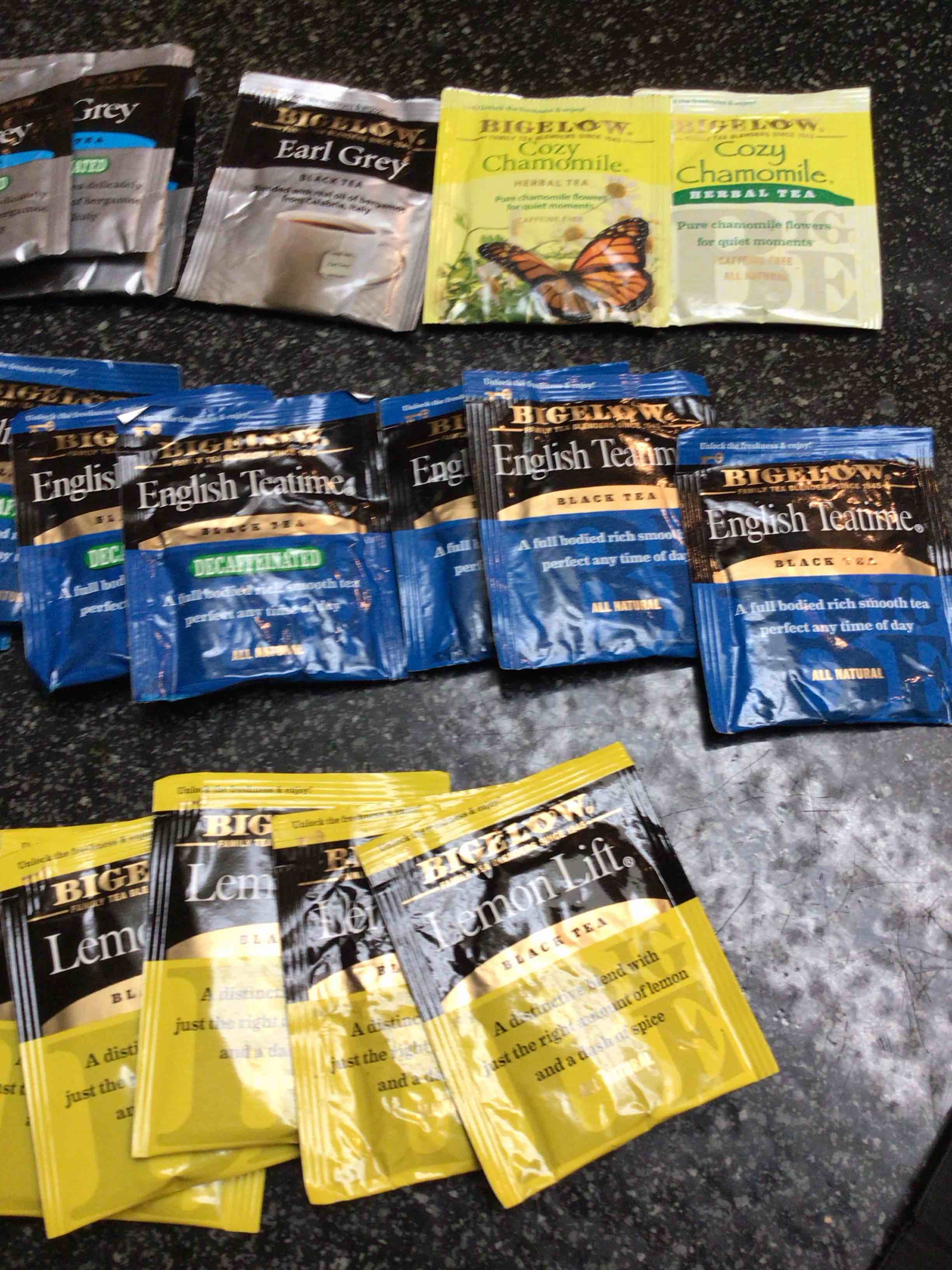LOT - Tea’s - lemon lift - green tea - herbal - black tea’s  - earl grey - chamomile 