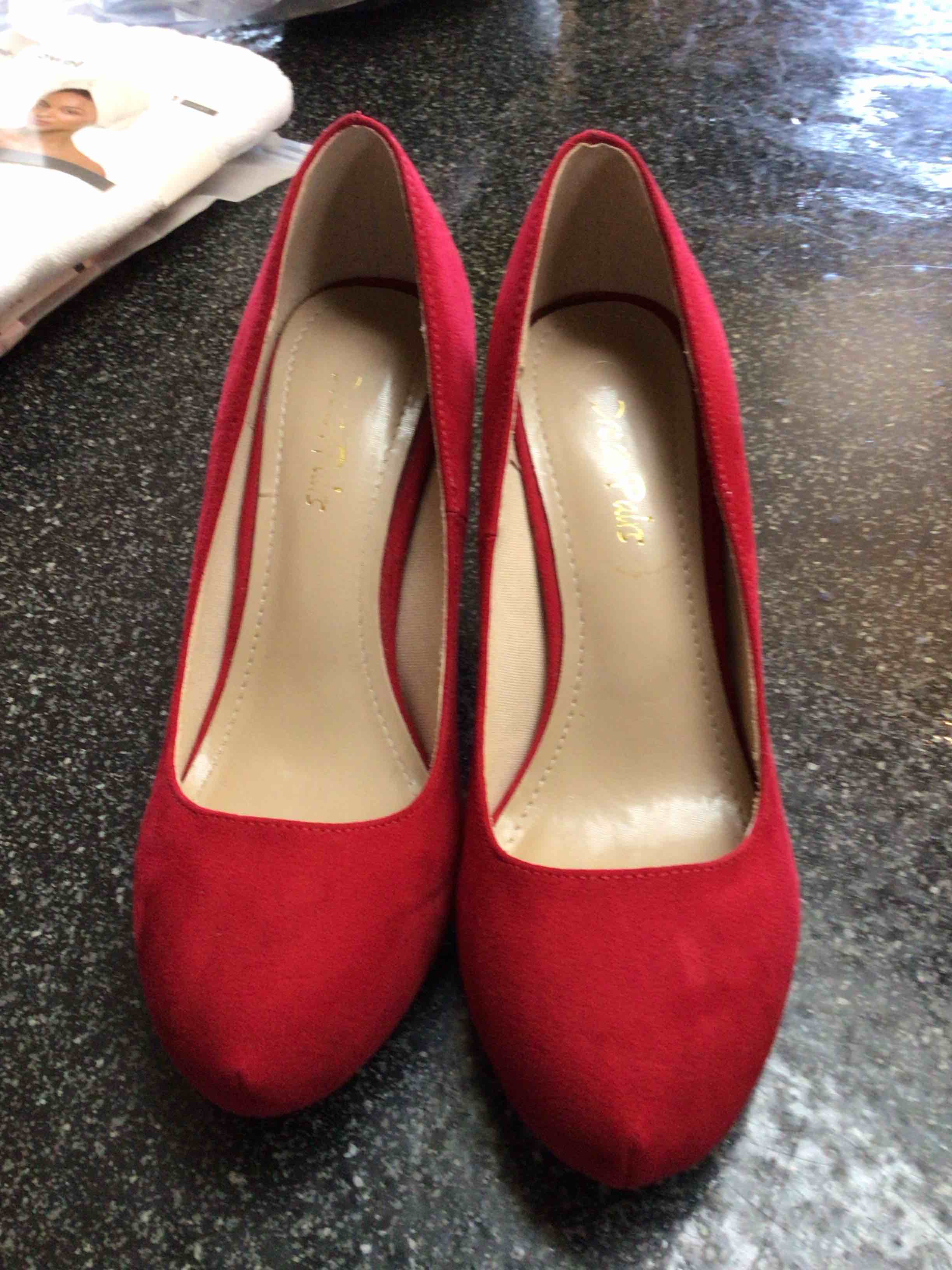 Dream Paris - Red Heeled Dress Shoes - size 7 1/2  (no damage) 